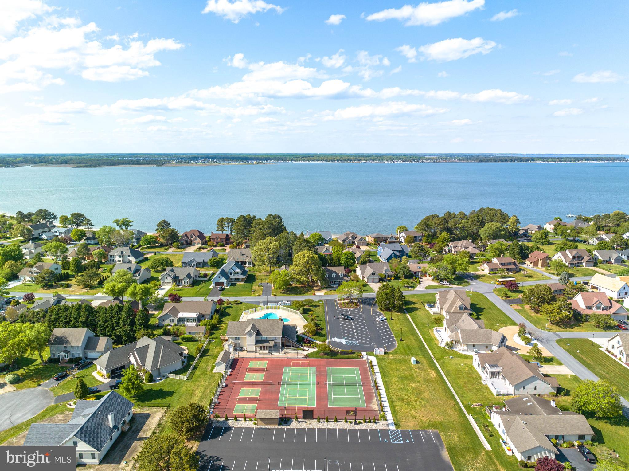 BAY COLONY - Residential