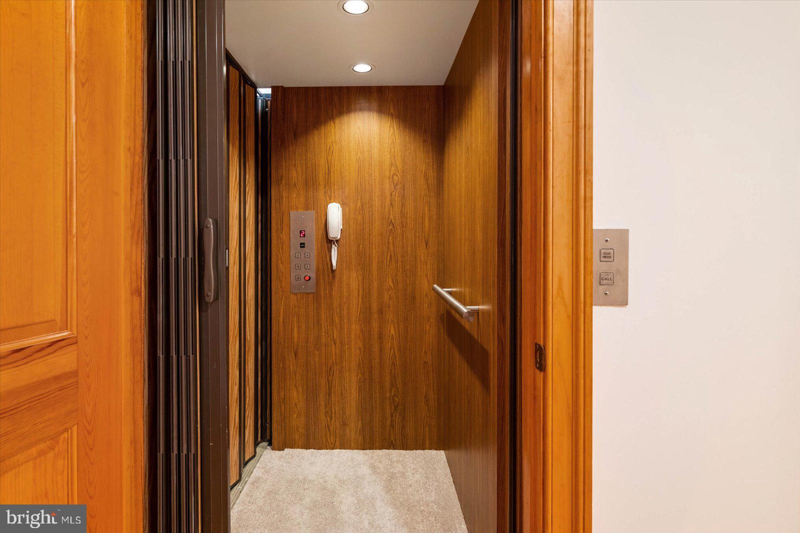 BAY COLONY - Residential