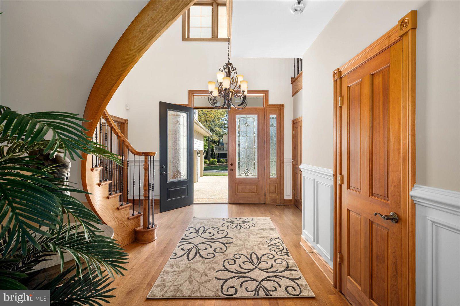 BAY COLONY - Residential