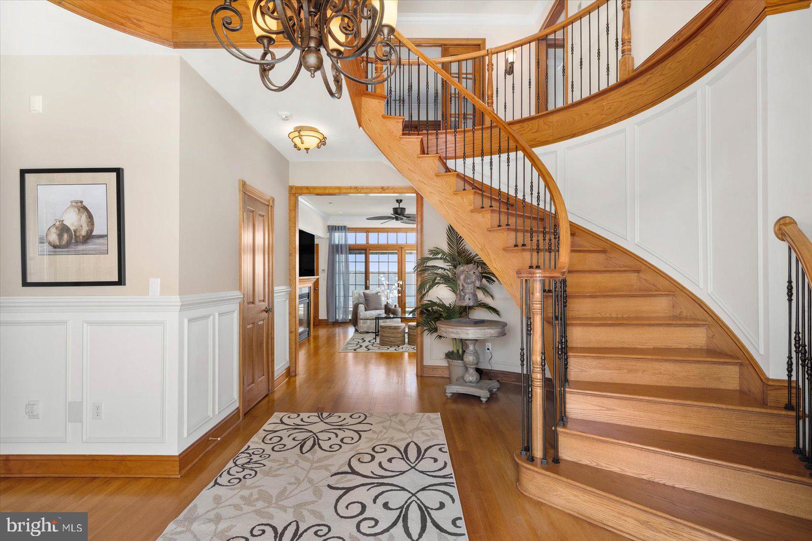 BAY COLONY - Residential