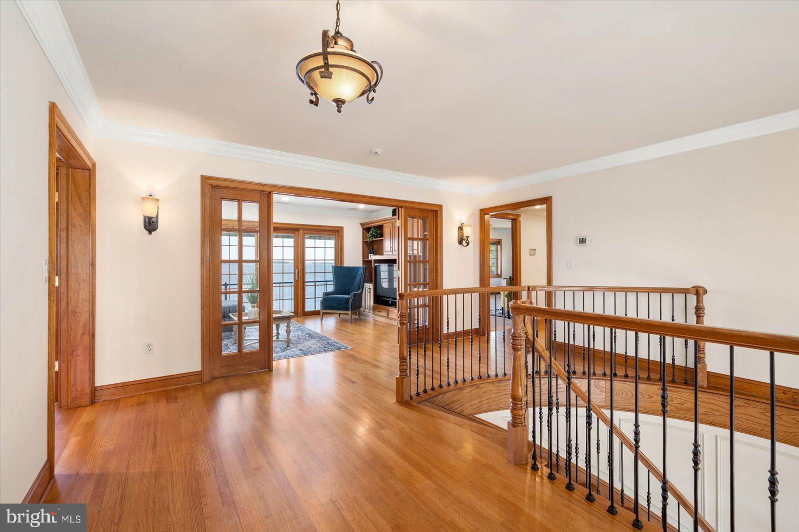 BAY COLONY - Residential