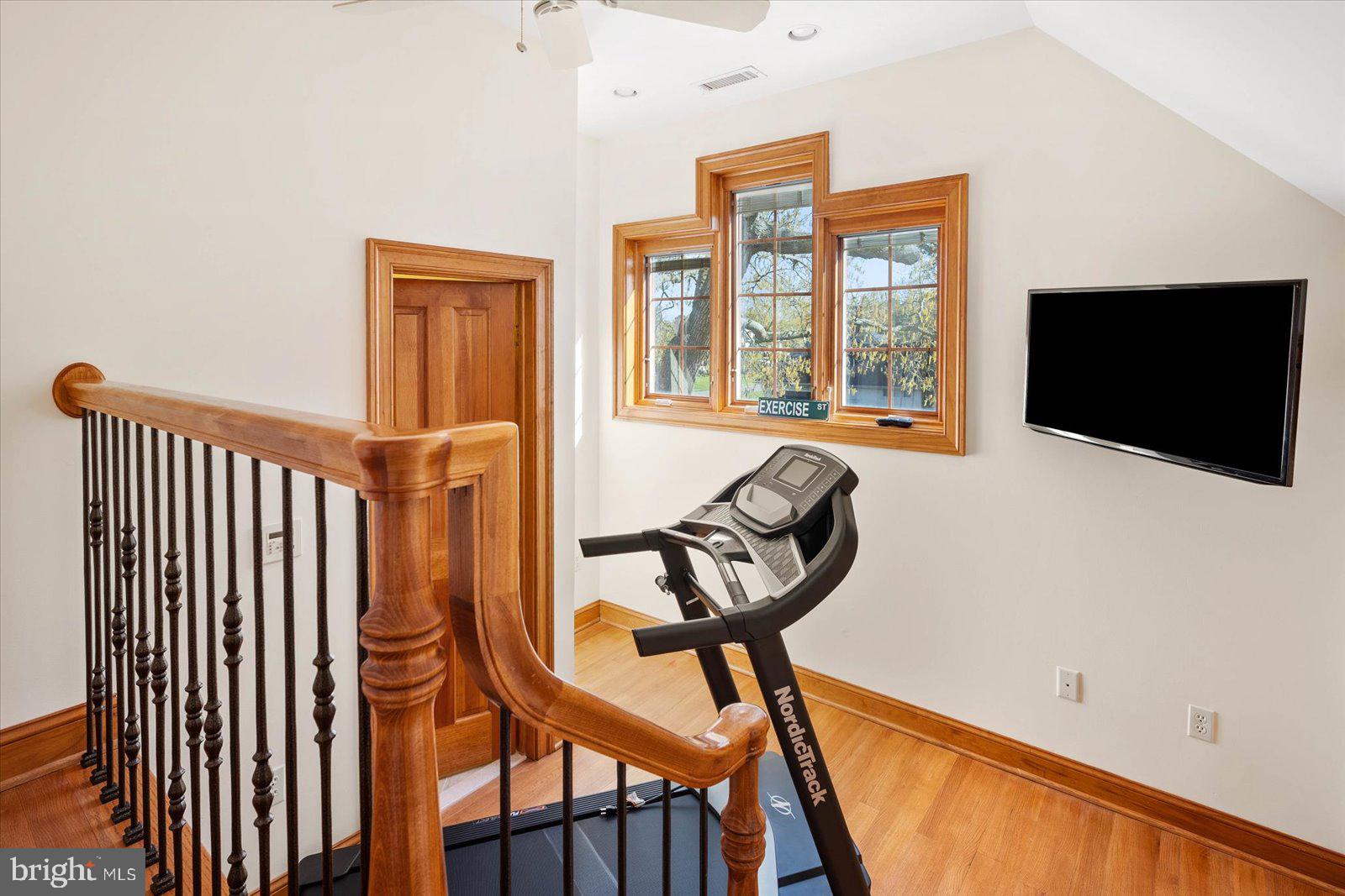 BAY COLONY - Residential