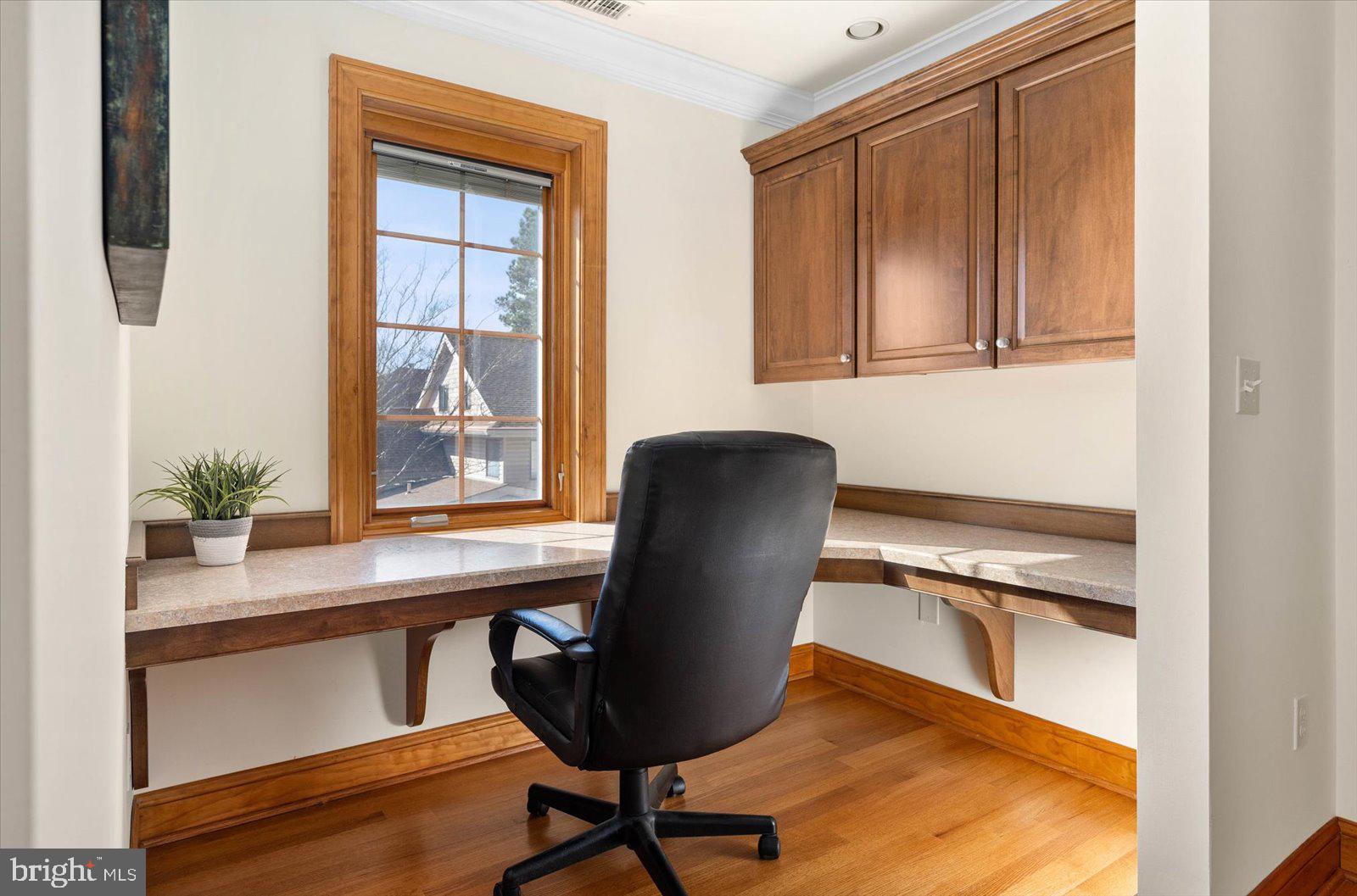 BAY COLONY - Residential