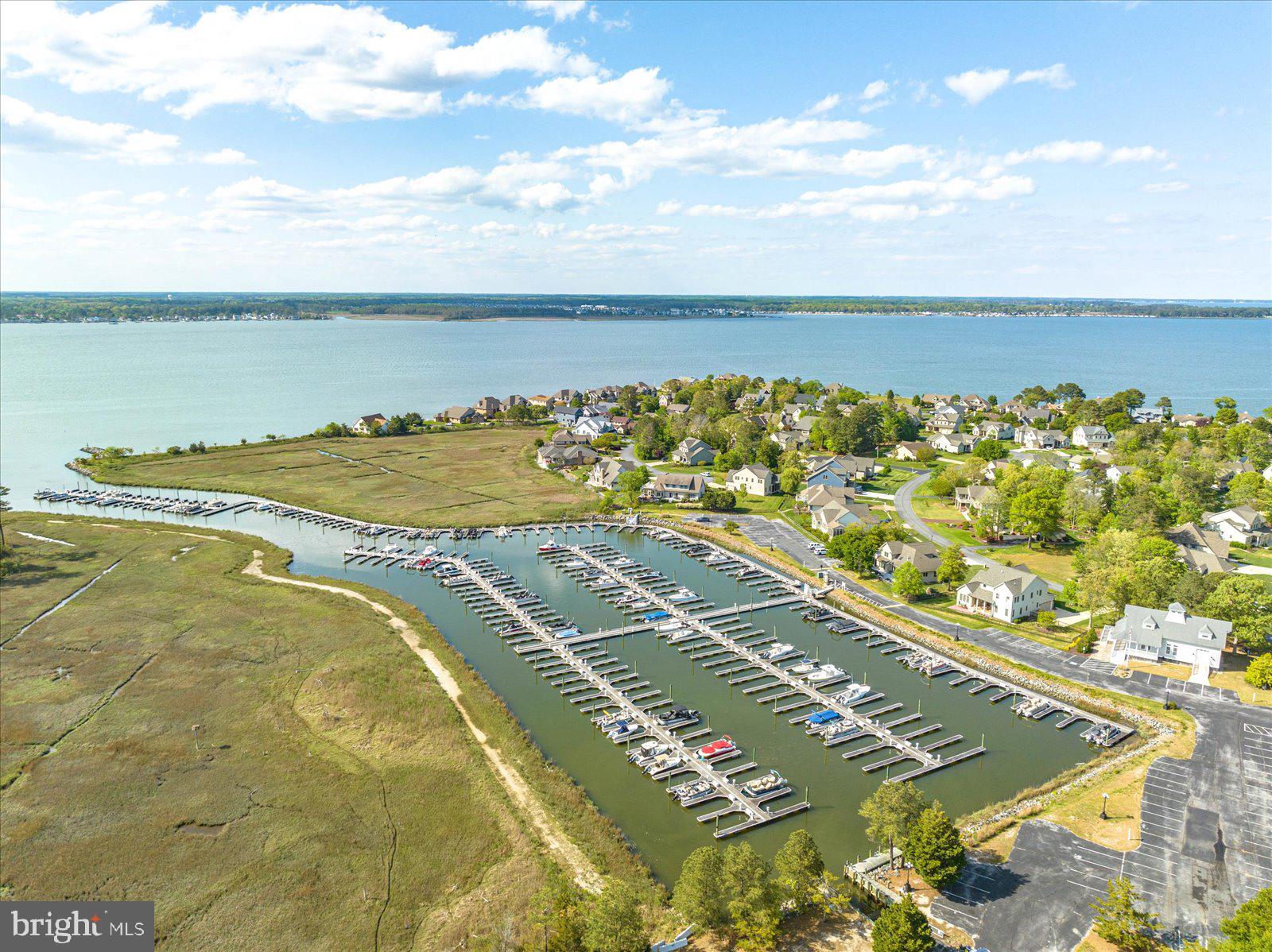 BAY COLONY - Residential