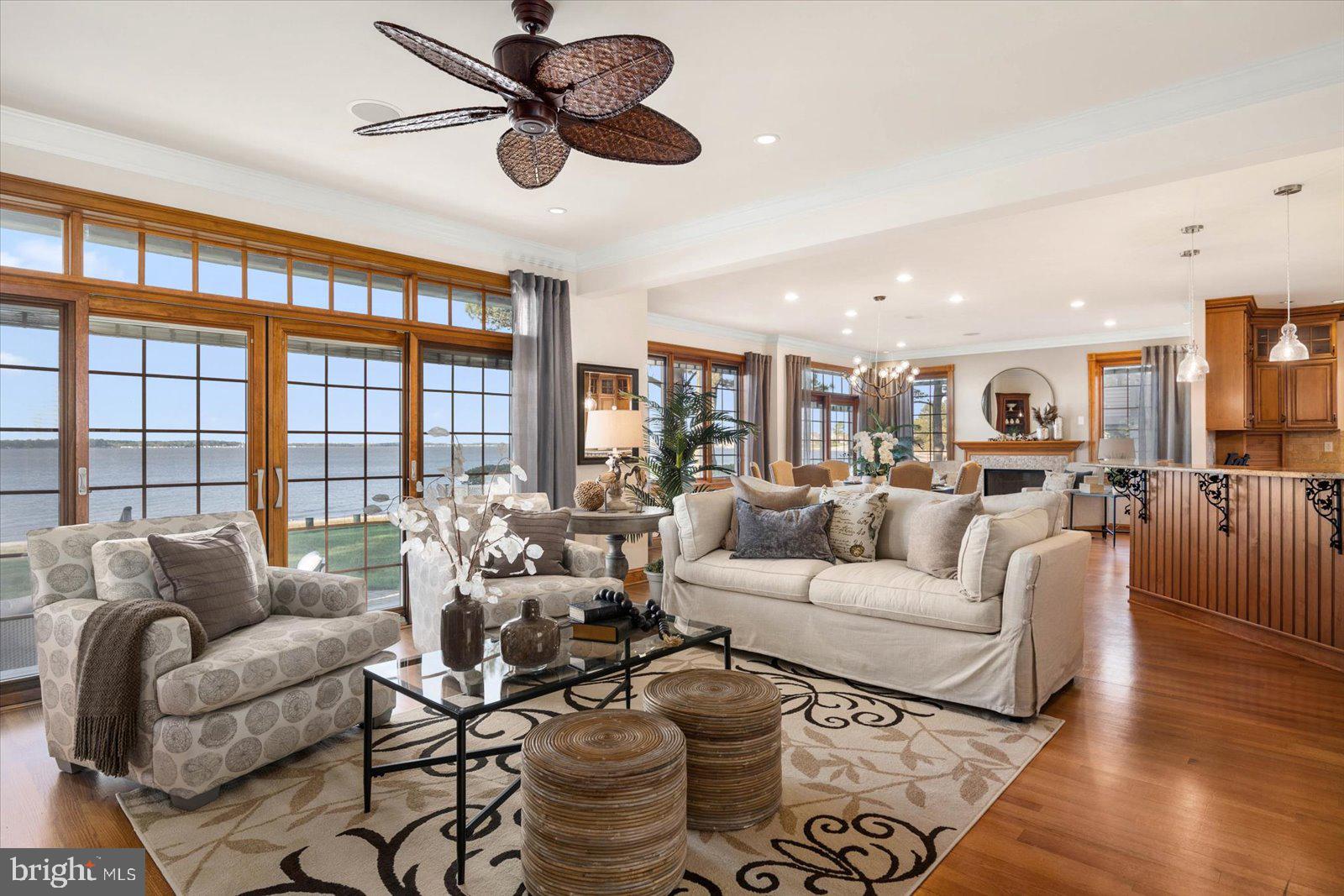 BAY COLONY - Residential