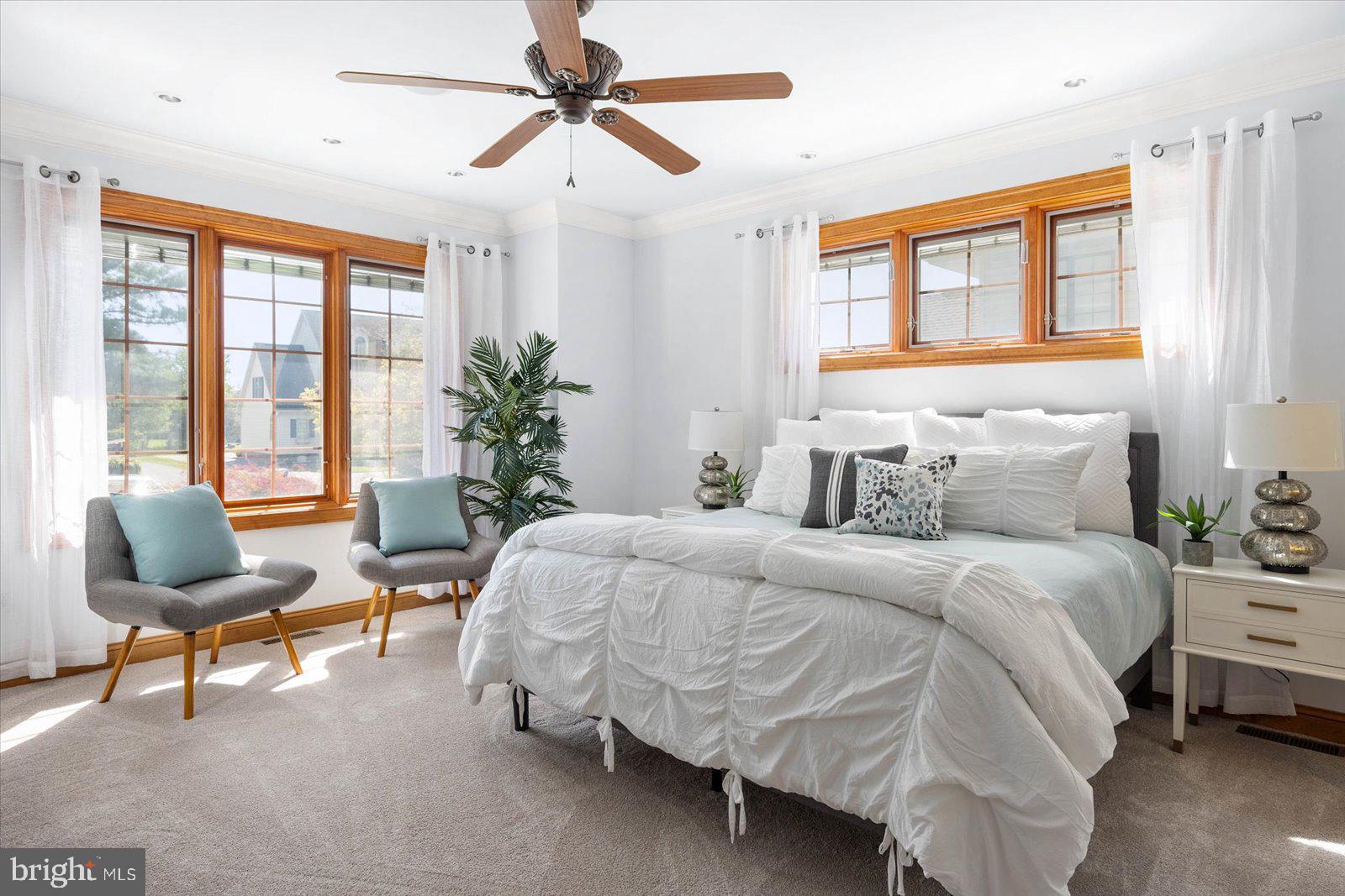 BAY COLONY - Residential