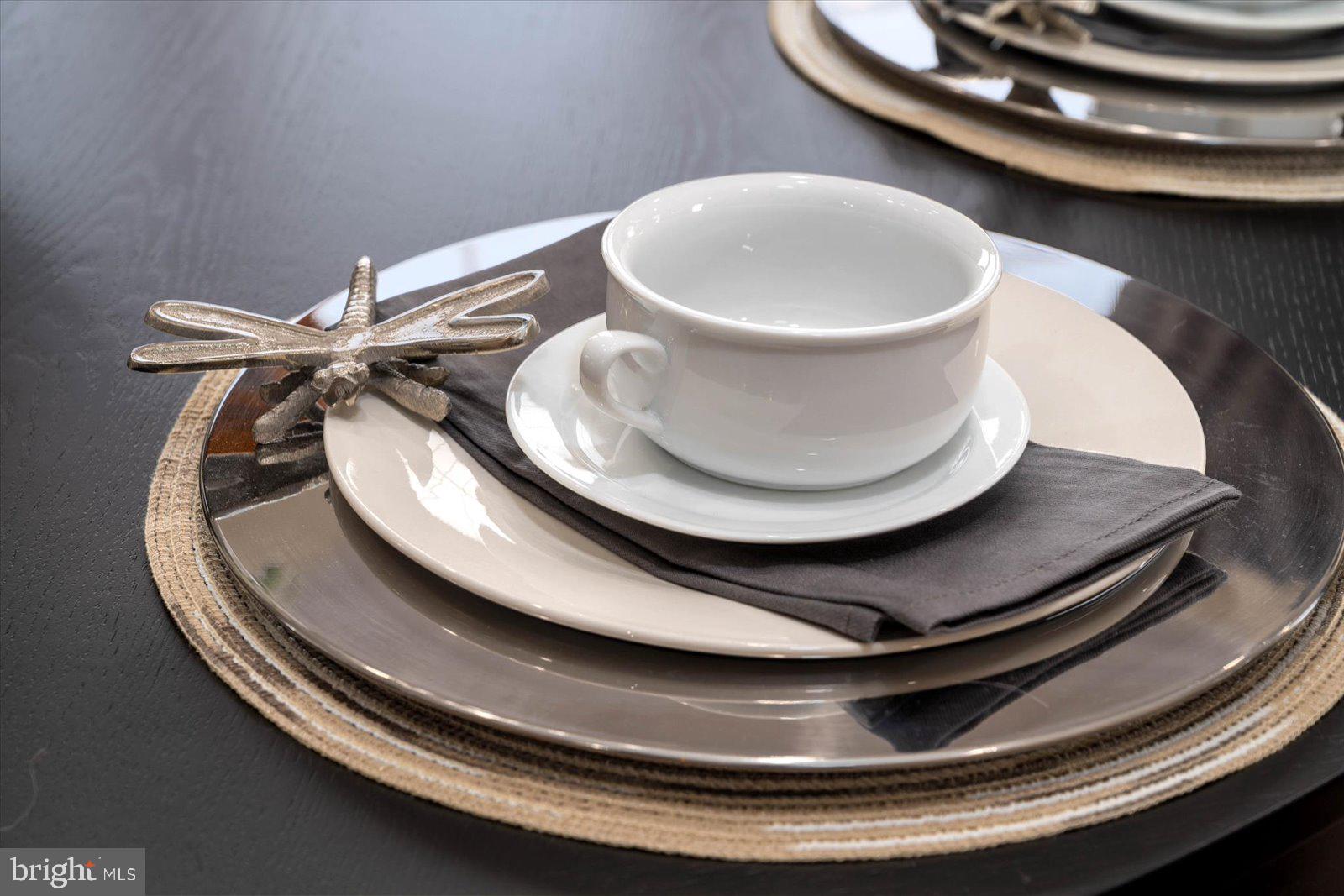 BAY COLONY - Residential