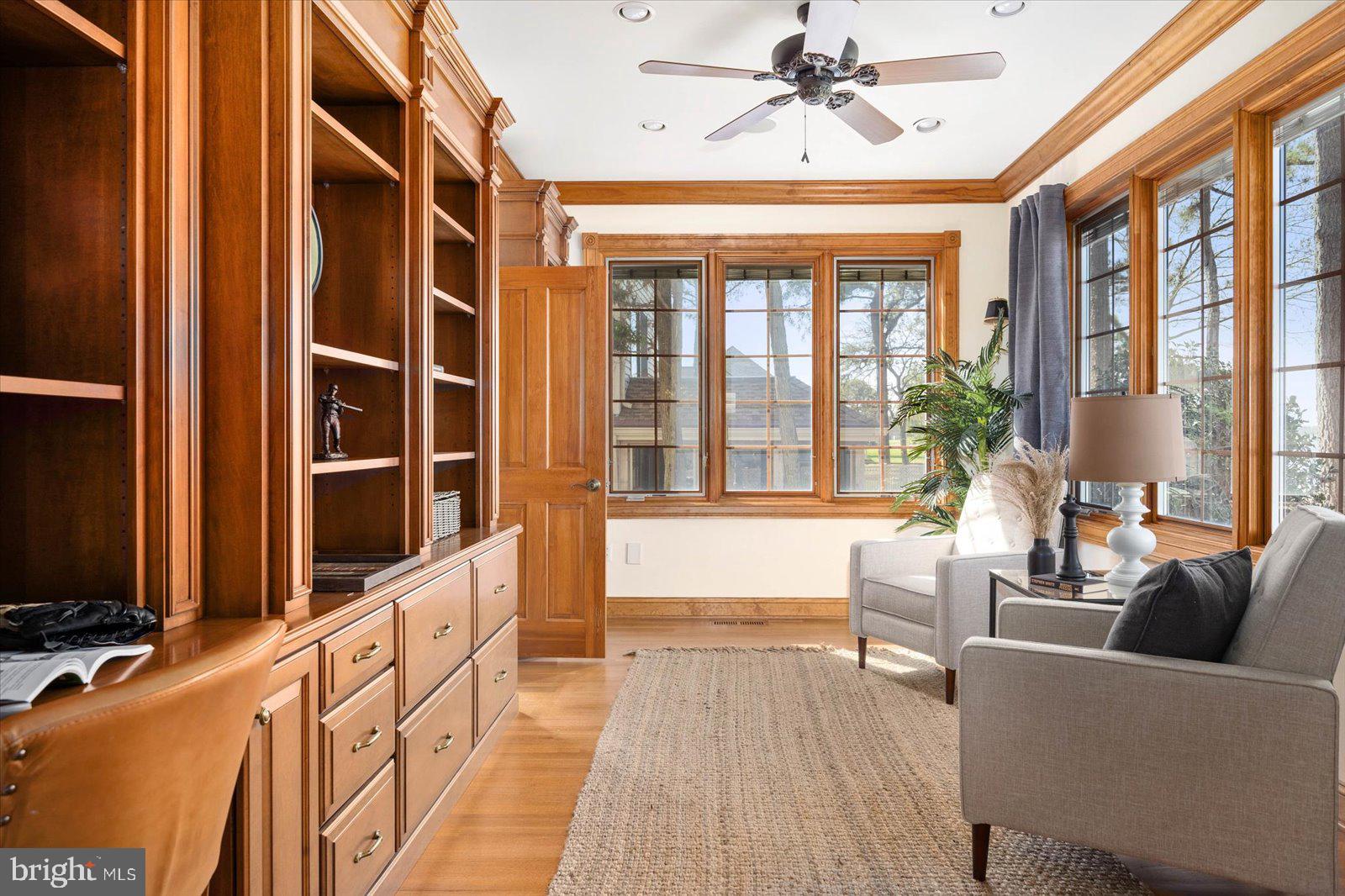 BAY COLONY - Residential