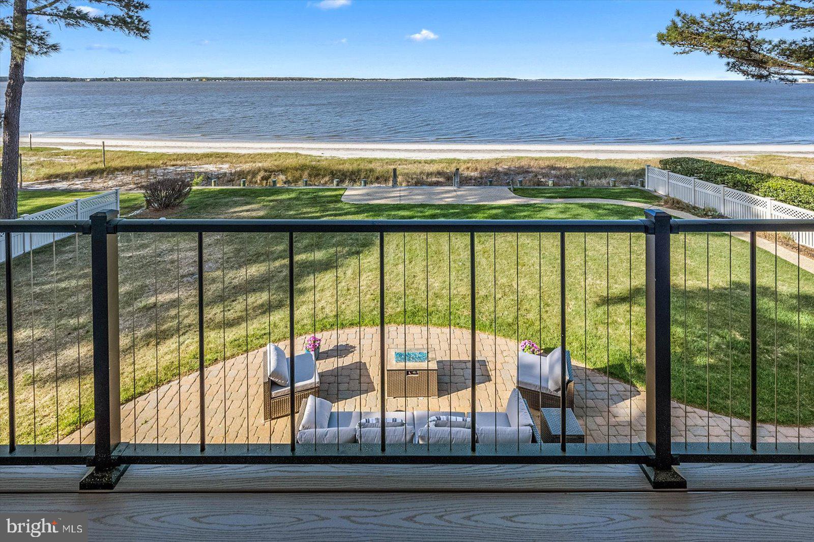 BAY COLONY - Residential