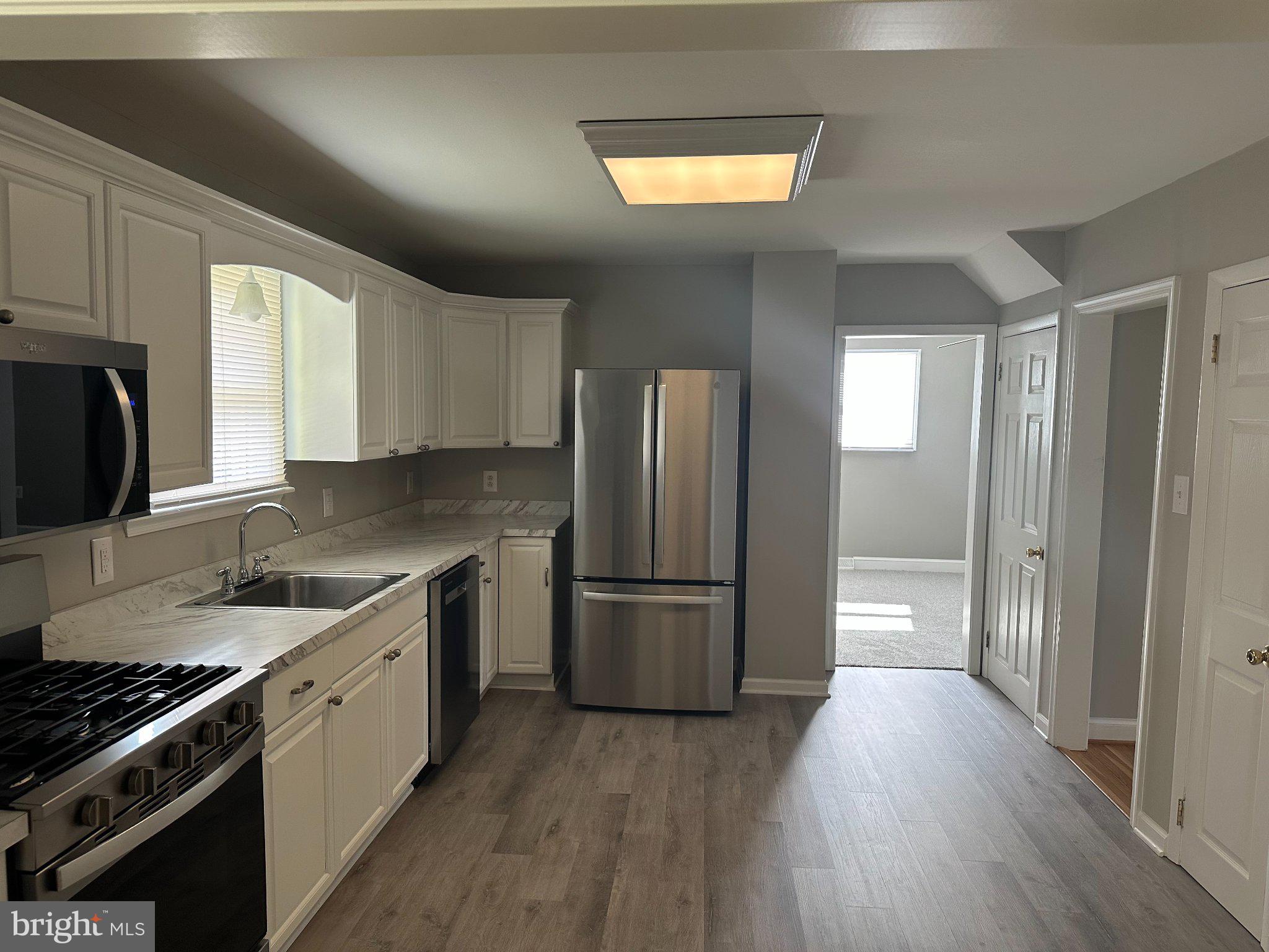 STRATFORD - Residential