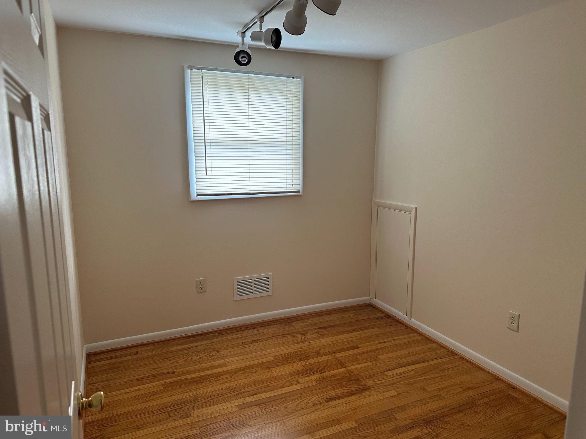 STRATFORD - Residential