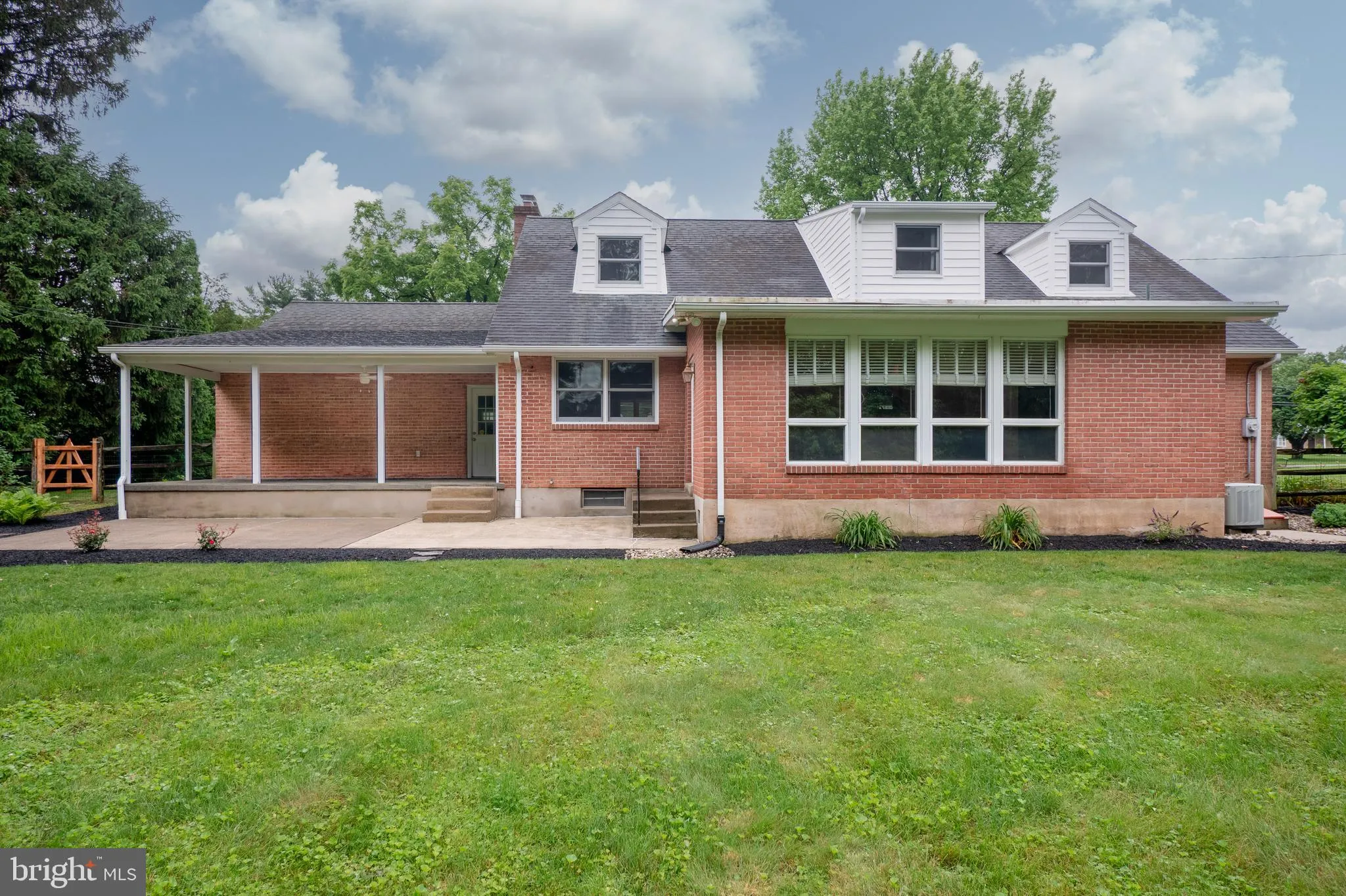 Allentown, Pennsylvania 18103, United States, 4 Bedrooms Bedrooms, ,3 BathroomsBathrooms,Residential,Pending,155295