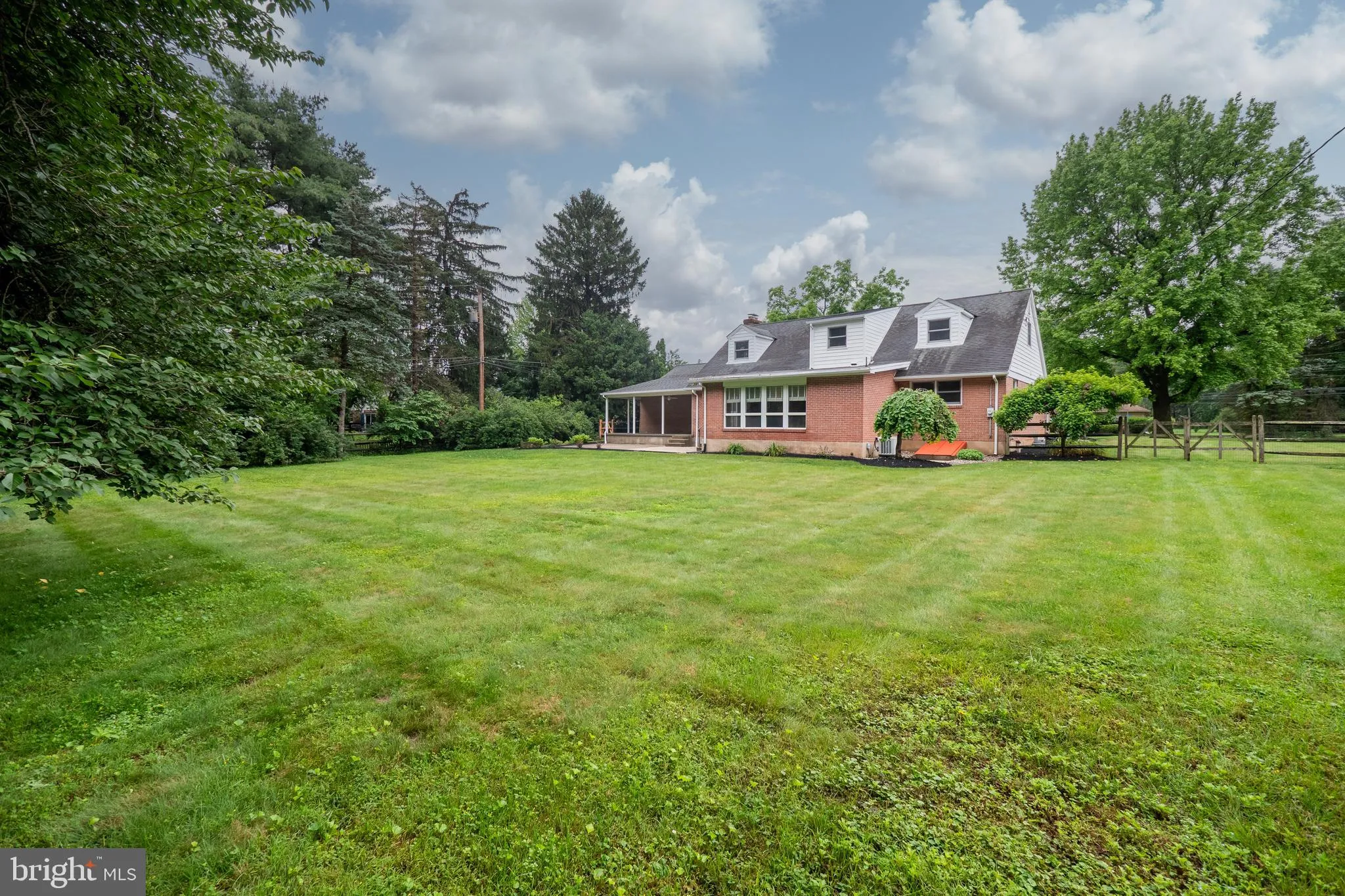 Allentown, Pennsylvania 18103, United States, 4 Bedrooms Bedrooms, ,3 BathroomsBathrooms,Residential,Pending,155295