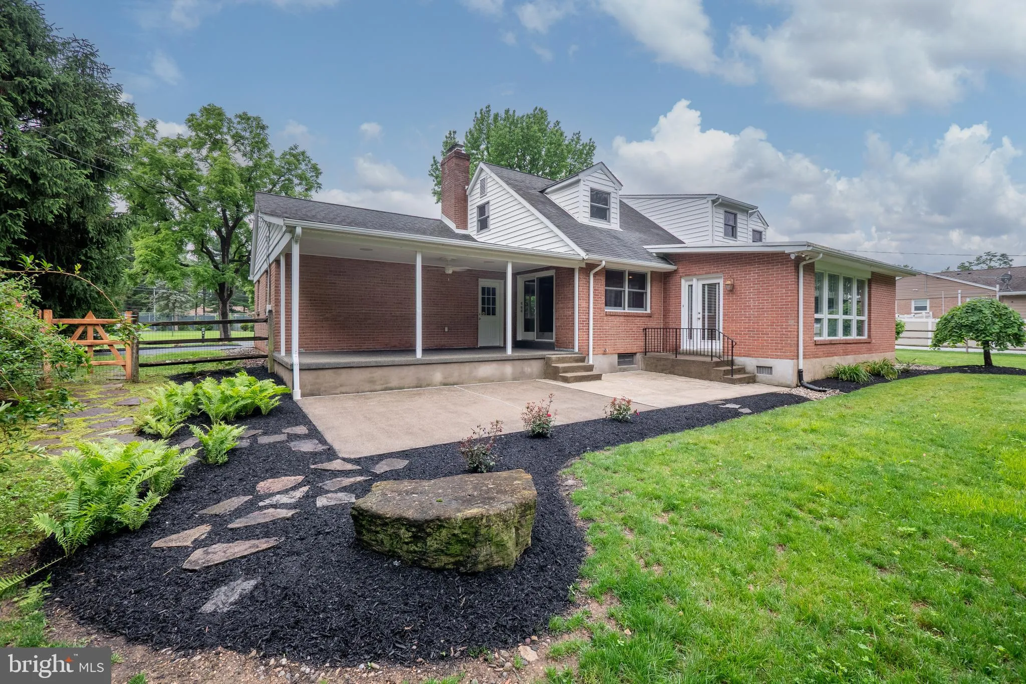 Allentown, Pennsylvania 18103, United States, 4 Bedrooms Bedrooms, ,3 BathroomsBathrooms,Residential,Pending,155295