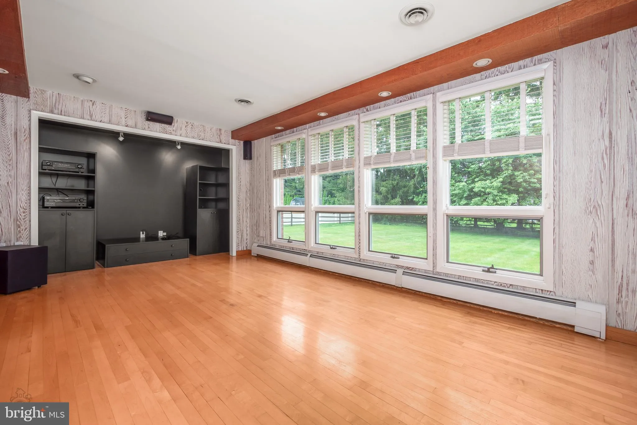 Allentown, Pennsylvania 18103, United States, 4 Bedrooms Bedrooms, ,3 BathroomsBathrooms,Residential,Pending,155295