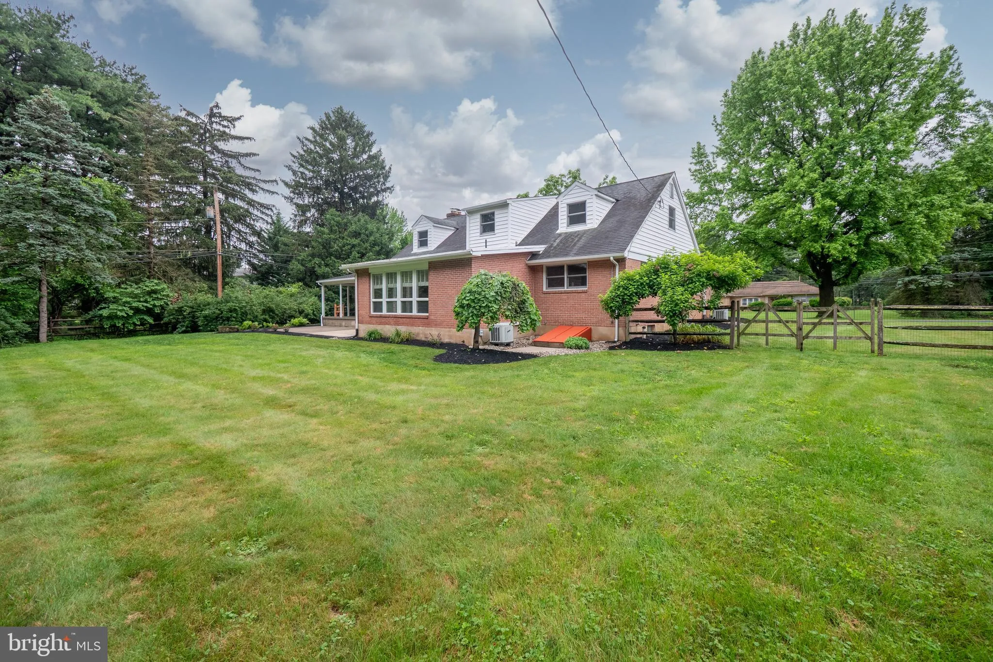 Allentown, Pennsylvania 18103, United States, 4 Bedrooms Bedrooms, ,3 BathroomsBathrooms,Residential,Pending,155295