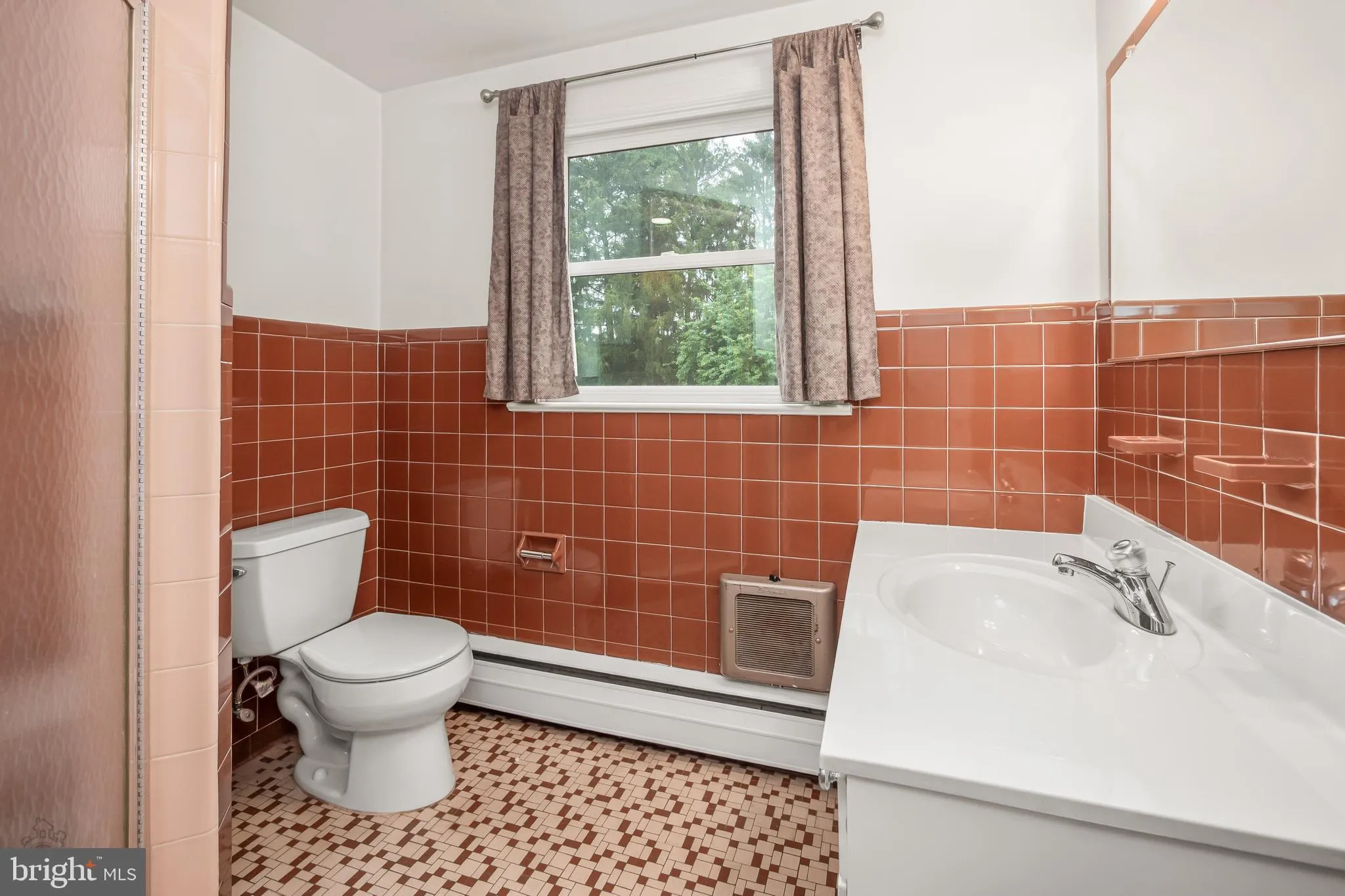 Allentown, Pennsylvania 18103, United States, 4 Bedrooms Bedrooms, ,3 BathroomsBathrooms,Residential,Pending,155295