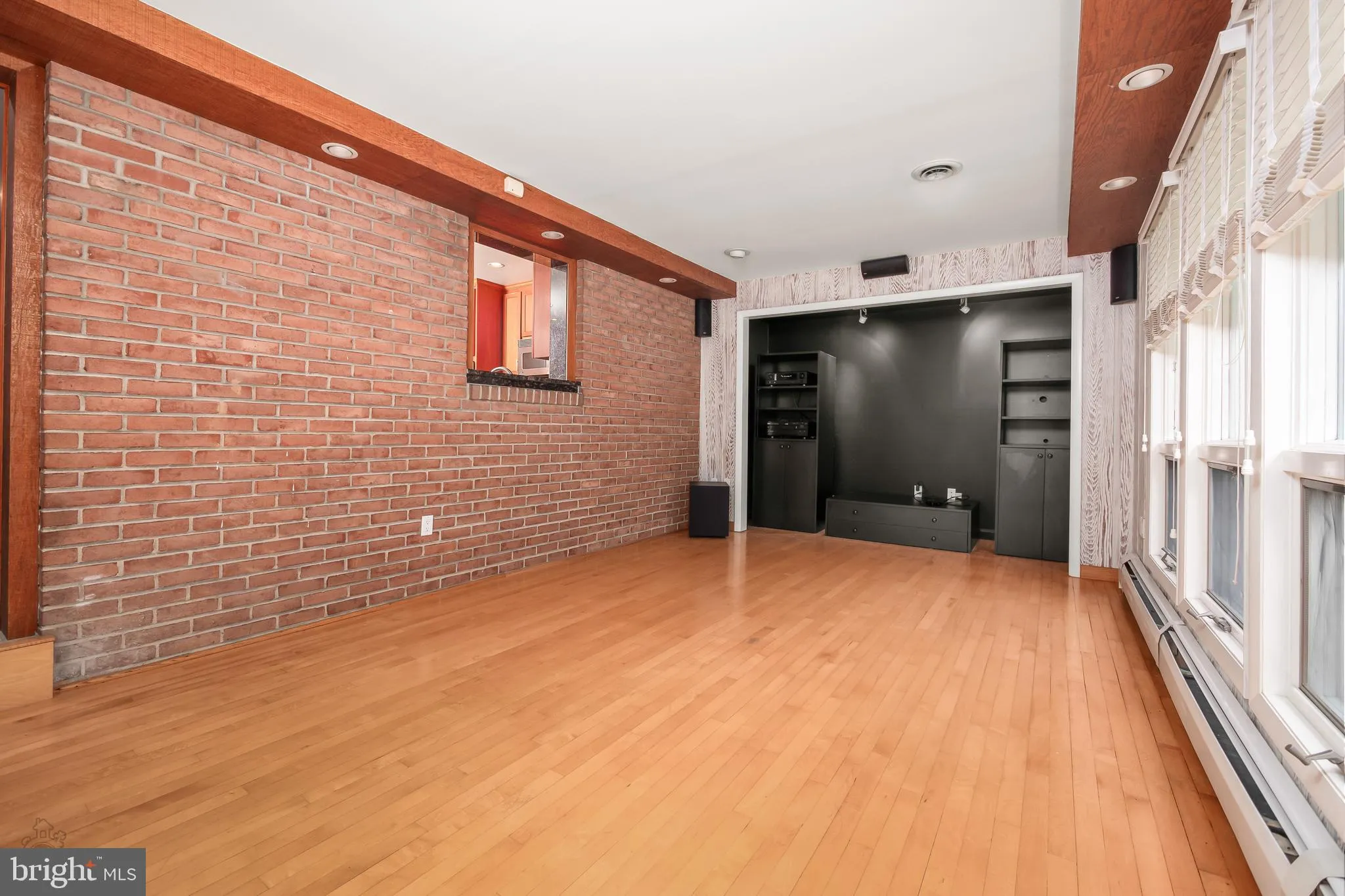 Allentown, Pennsylvania 18103, United States, 4 Bedrooms Bedrooms, ,3 BathroomsBathrooms,Residential,Pending,155295