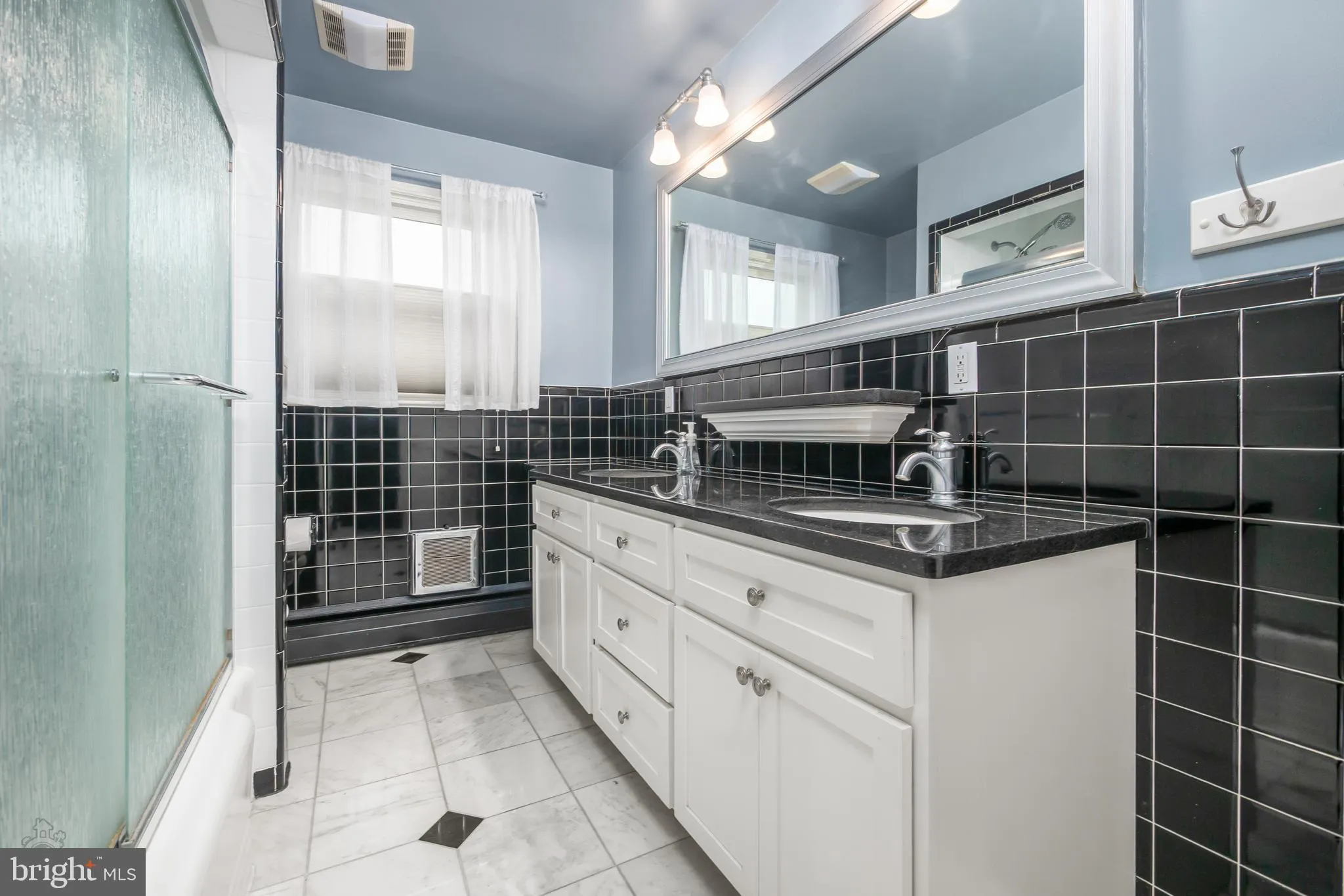 Allentown, Pennsylvania 18103, United States, 4 Bedrooms Bedrooms, ,3 BathroomsBathrooms,Residential,Pending,155295