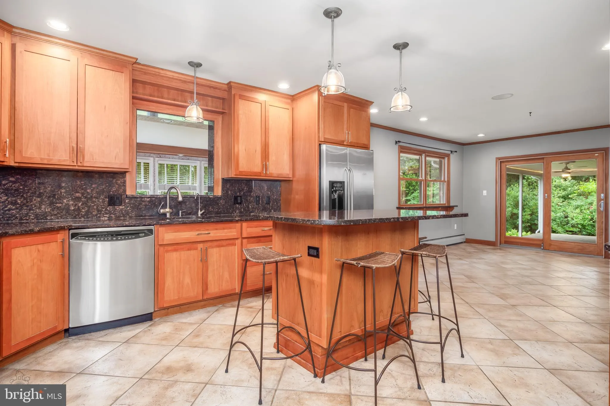 Allentown, Pennsylvania 18103, United States, 4 Bedrooms Bedrooms, ,3 BathroomsBathrooms,Residential,Pending,155295