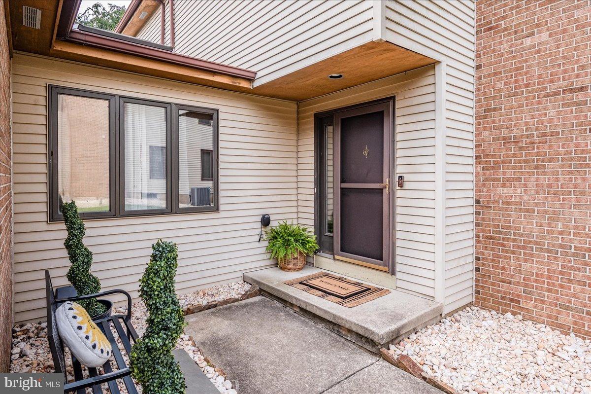 10 BOWIE DRIVE