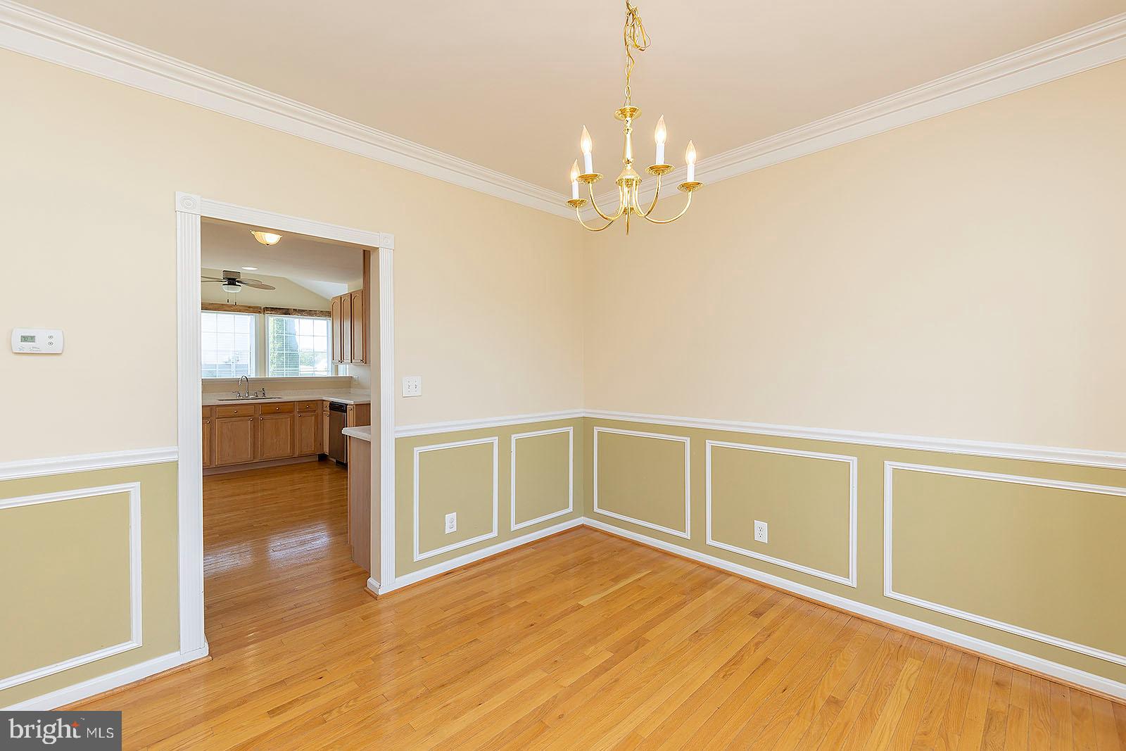 APPLE KNOLLS - Residential Lease