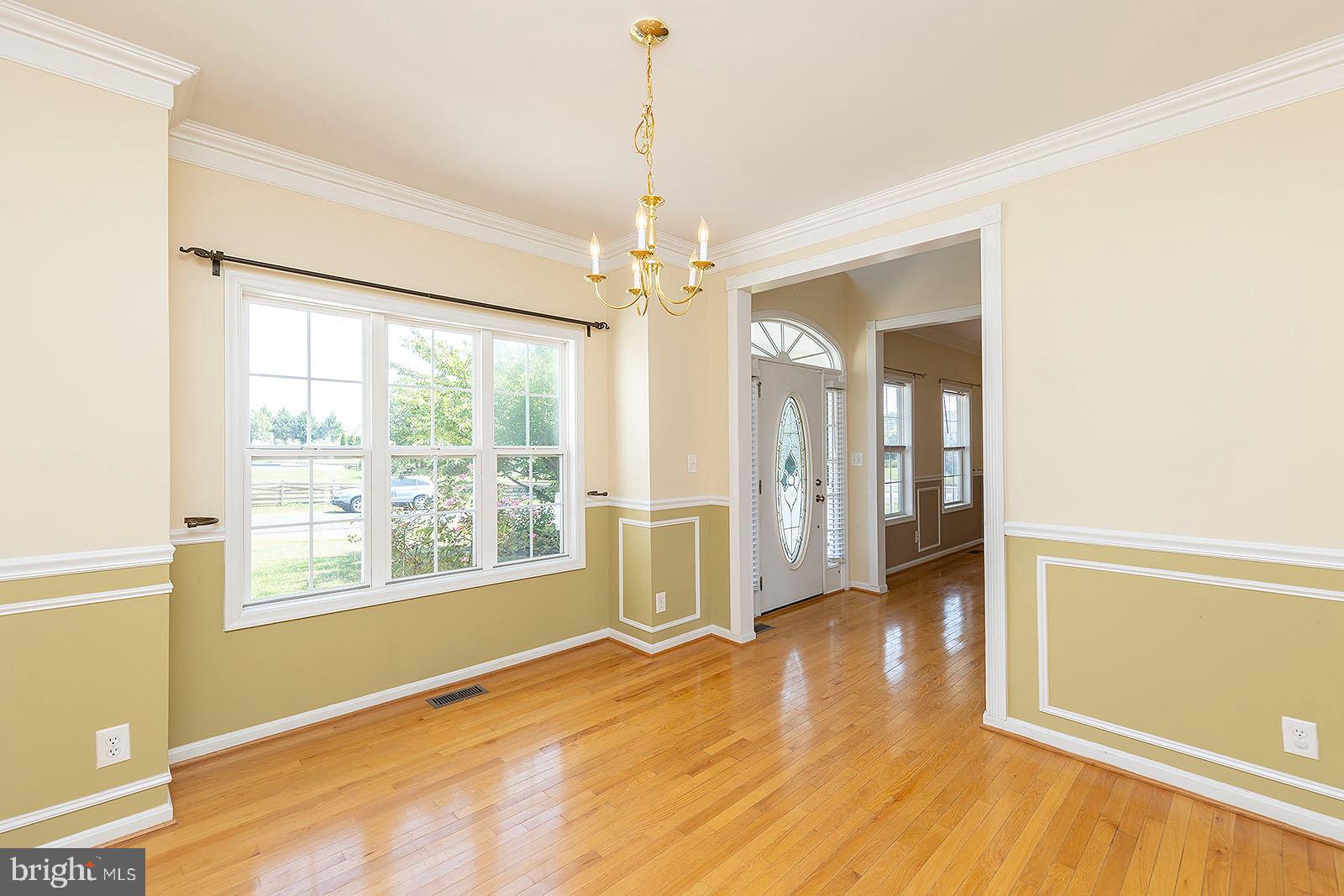 APPLE KNOLLS - Residential Lease