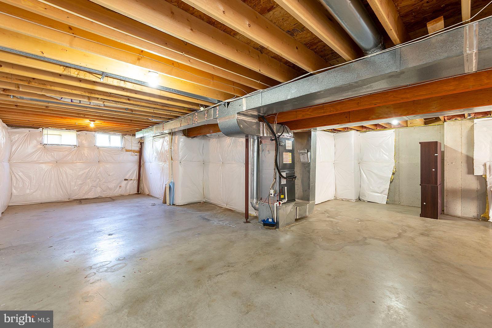 APPLE KNOLLS - Residential Lease