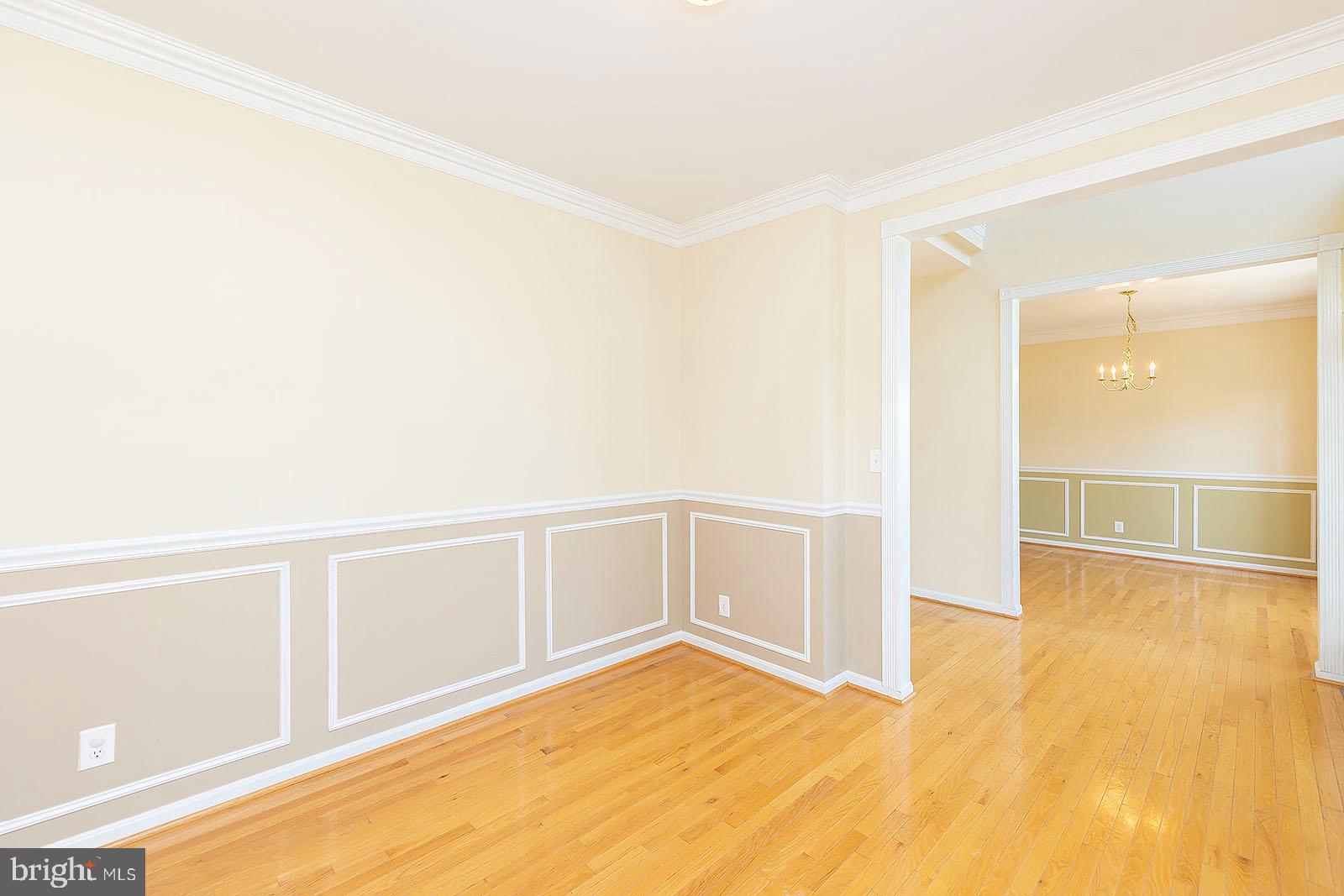 APPLE KNOLLS - Residential Lease