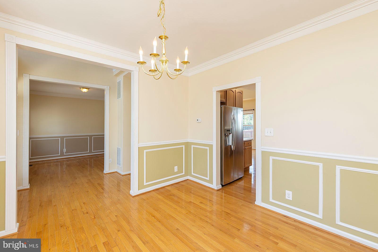 APPLE KNOLLS - Residential Lease