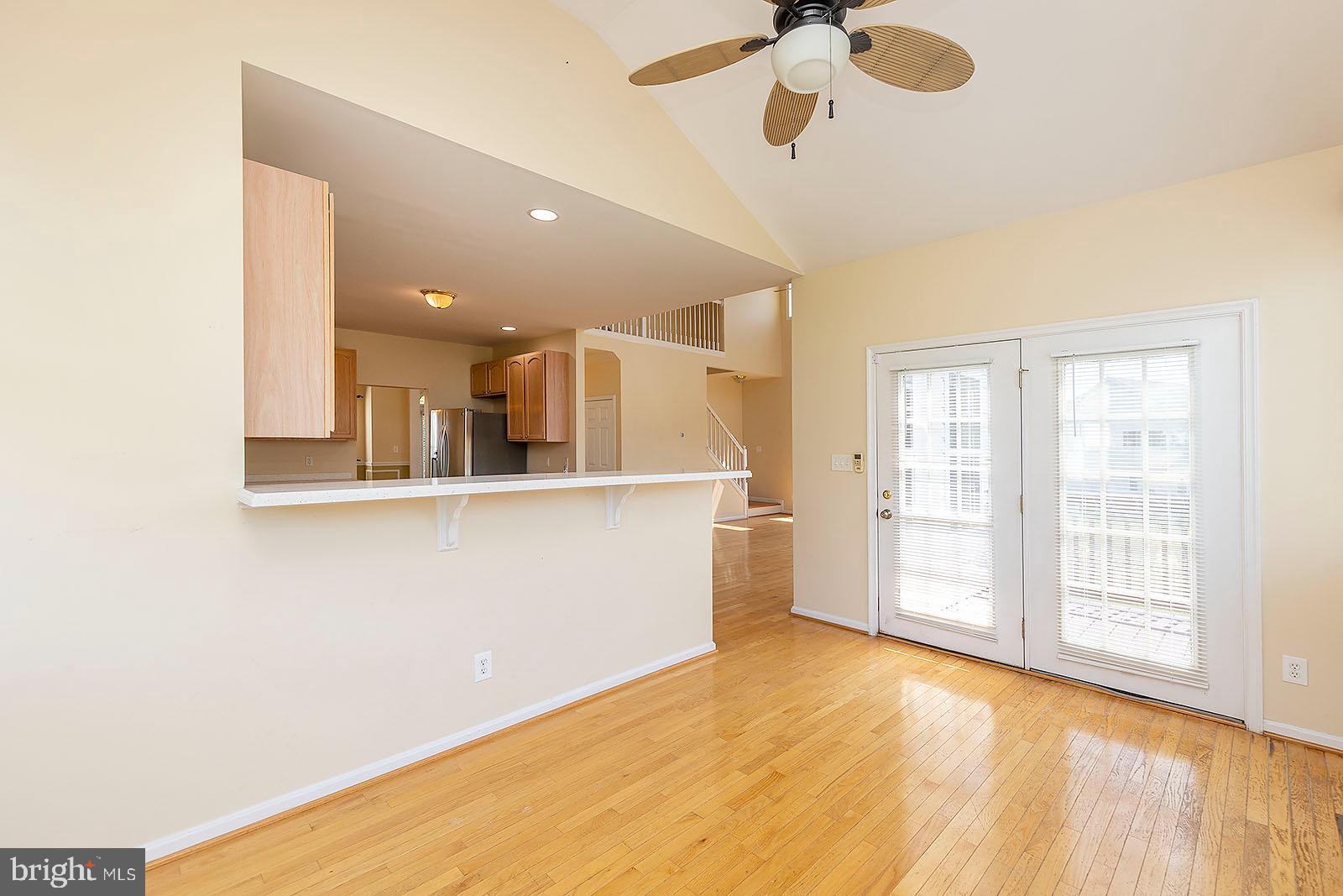 APPLE KNOLLS - Residential Lease