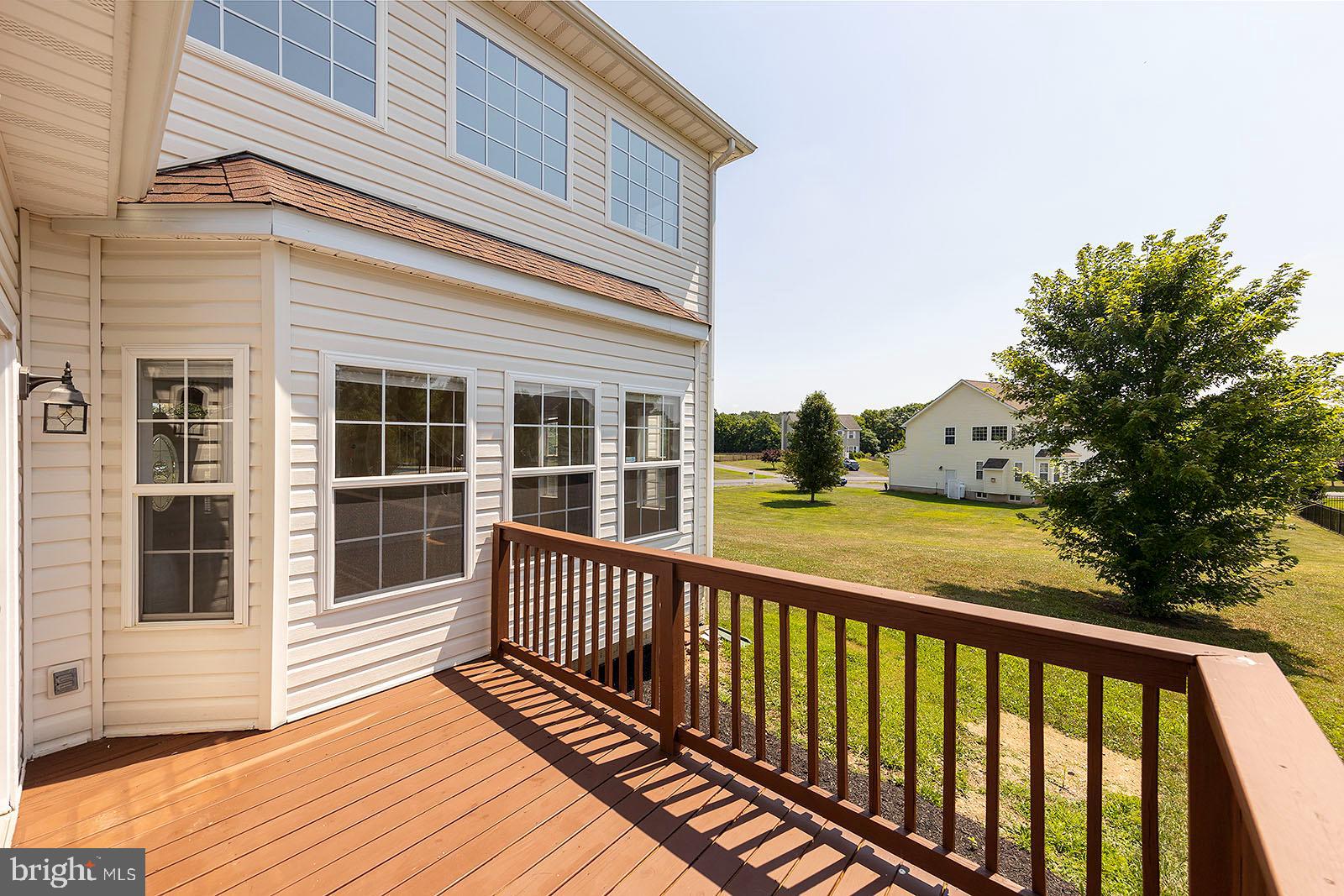 APPLE KNOLLS - Residential Lease