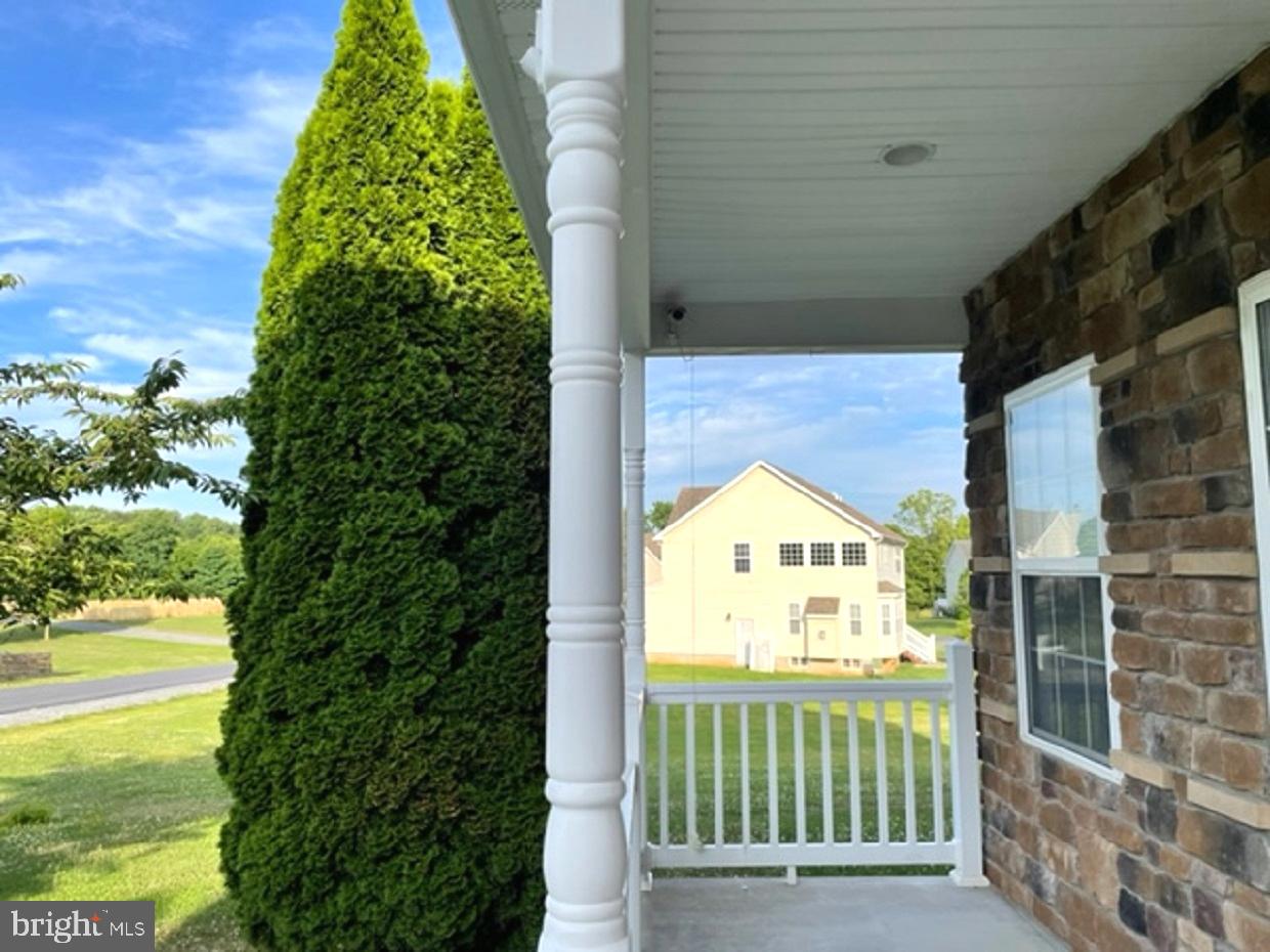 APPLE KNOLLS - Residential Lease