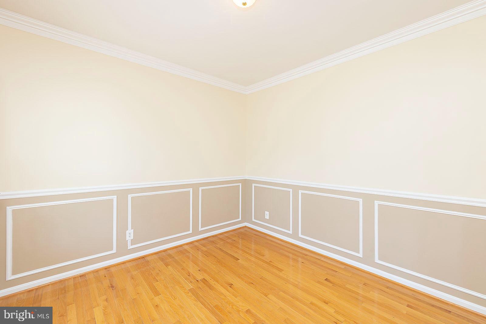 APPLE KNOLLS - Residential Lease