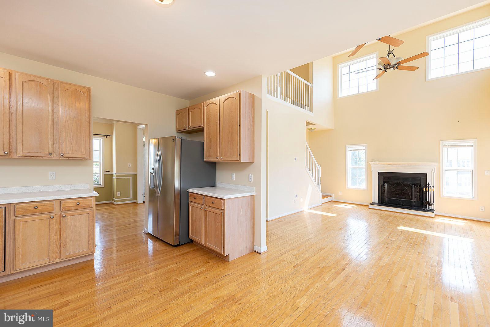 APPLE KNOLLS - Residential Lease