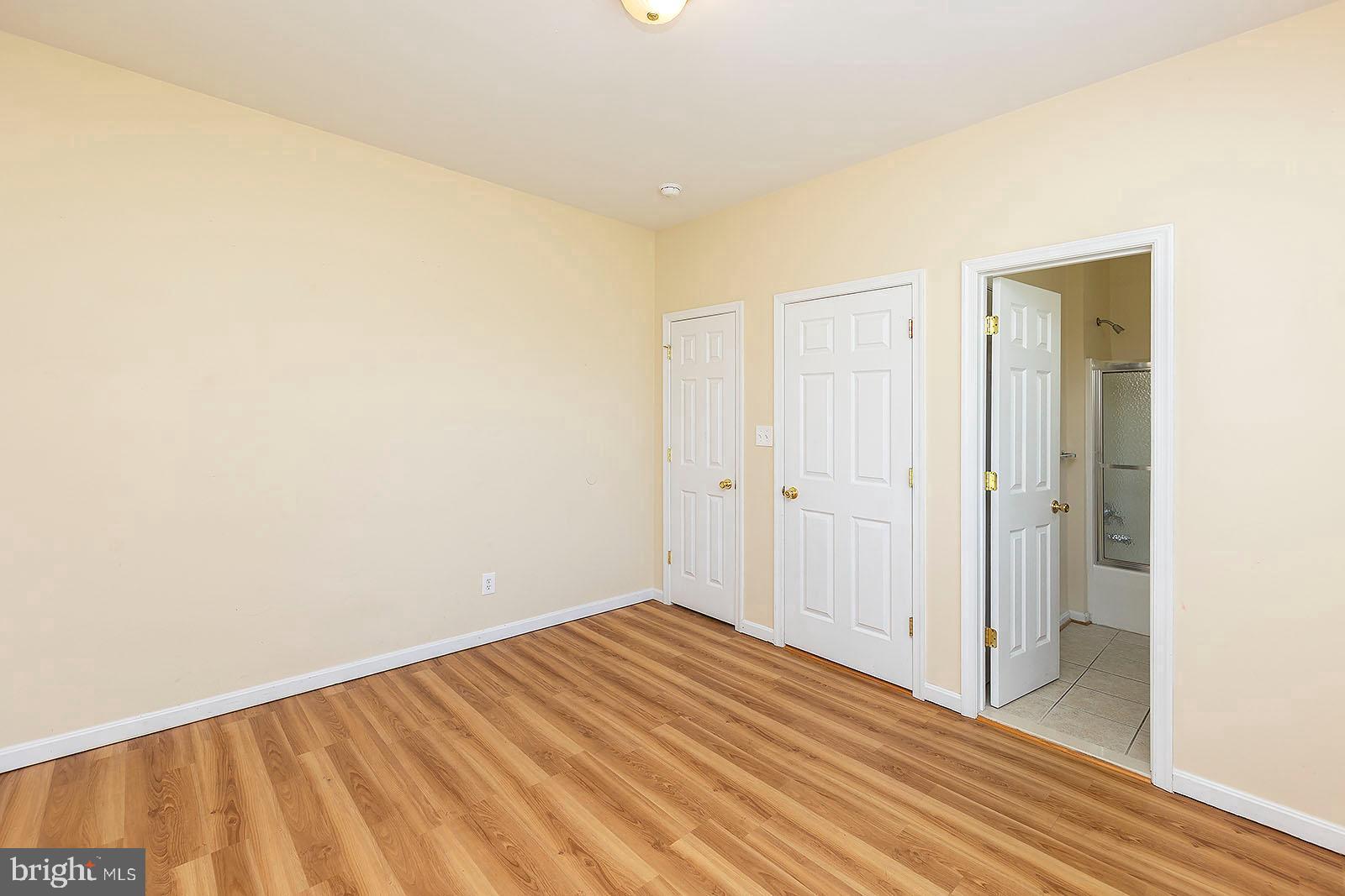 APPLE KNOLLS - Residential Lease