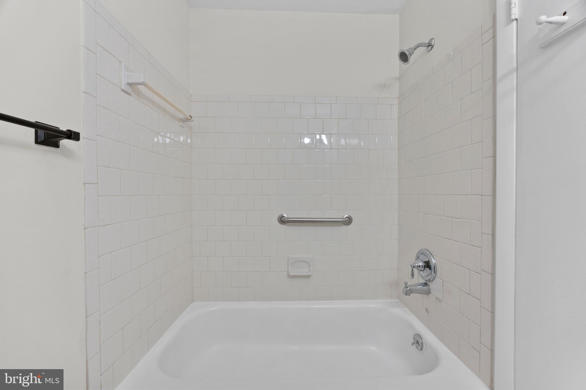 LA DOVA HEIGHTS - Residential Lease