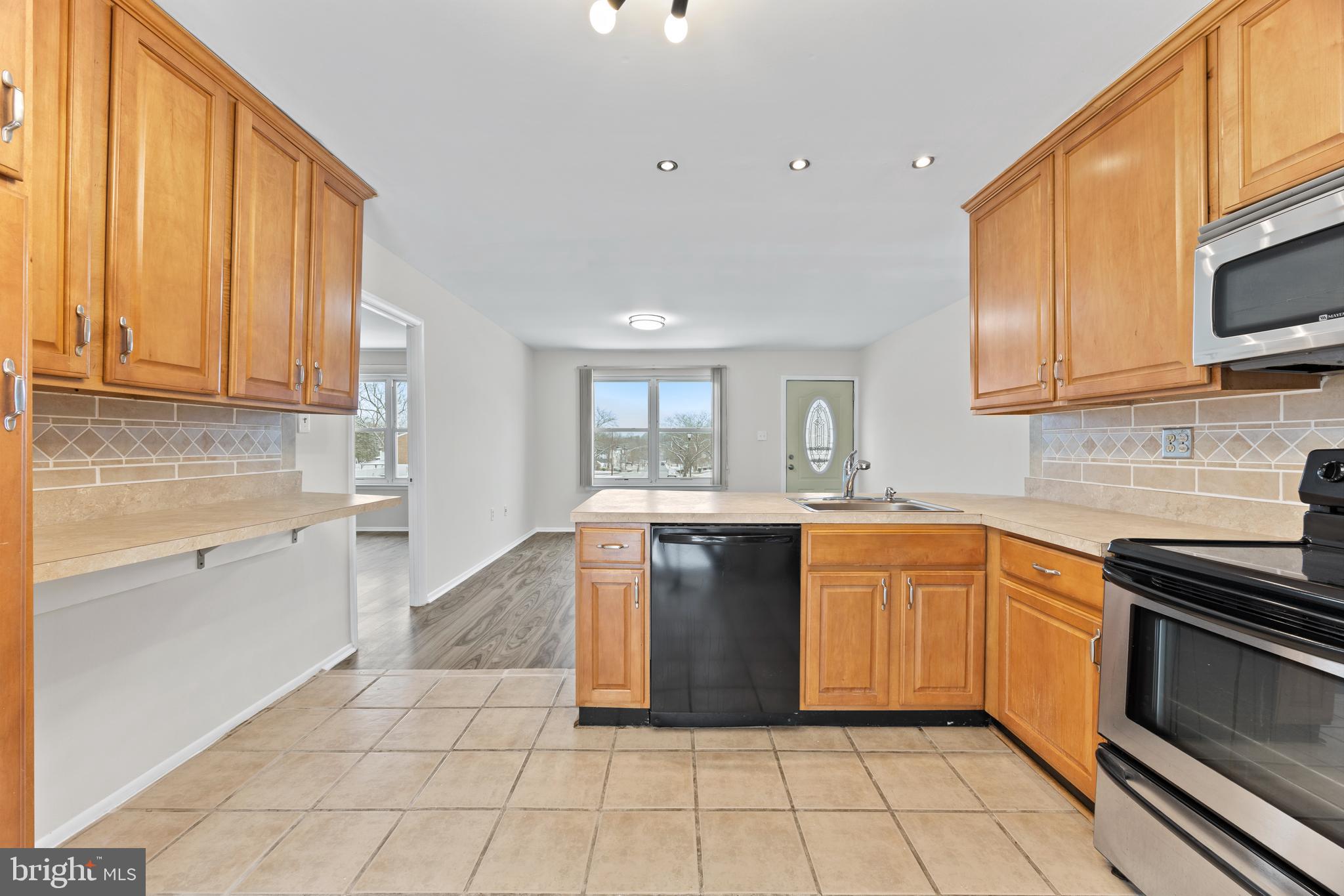 LA DOVA HEIGHTS - Residential Lease