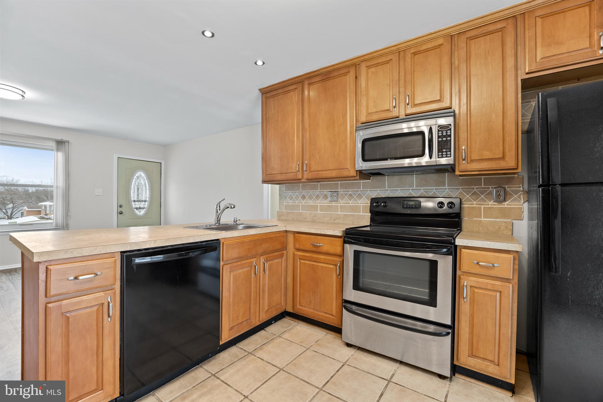 LA DOVA HEIGHTS - Residential Lease