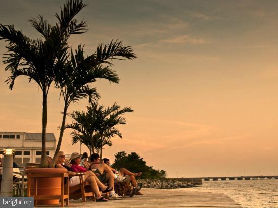 SUNSET ISLAND - Residential