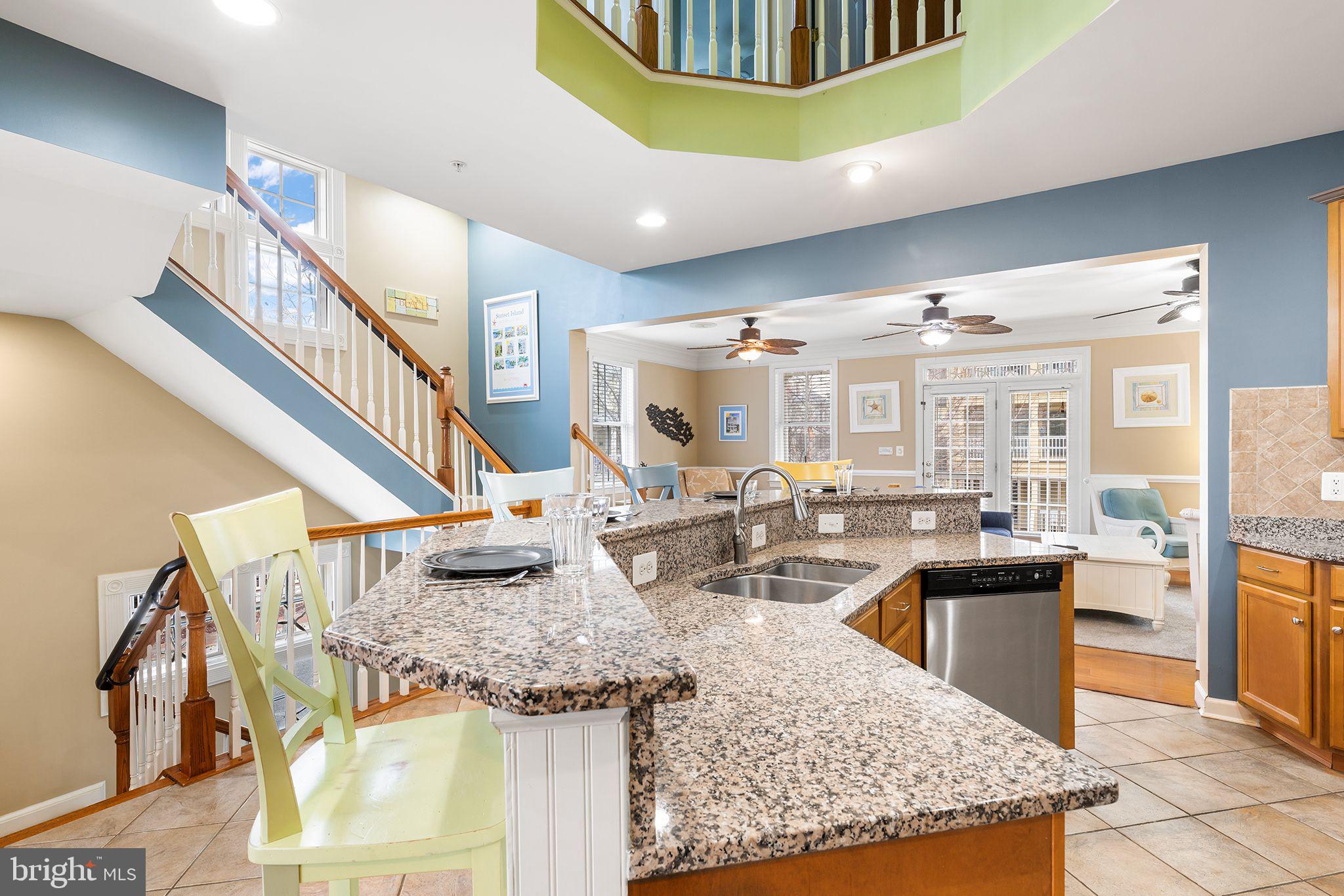 SUNSET ISLAND - Residential