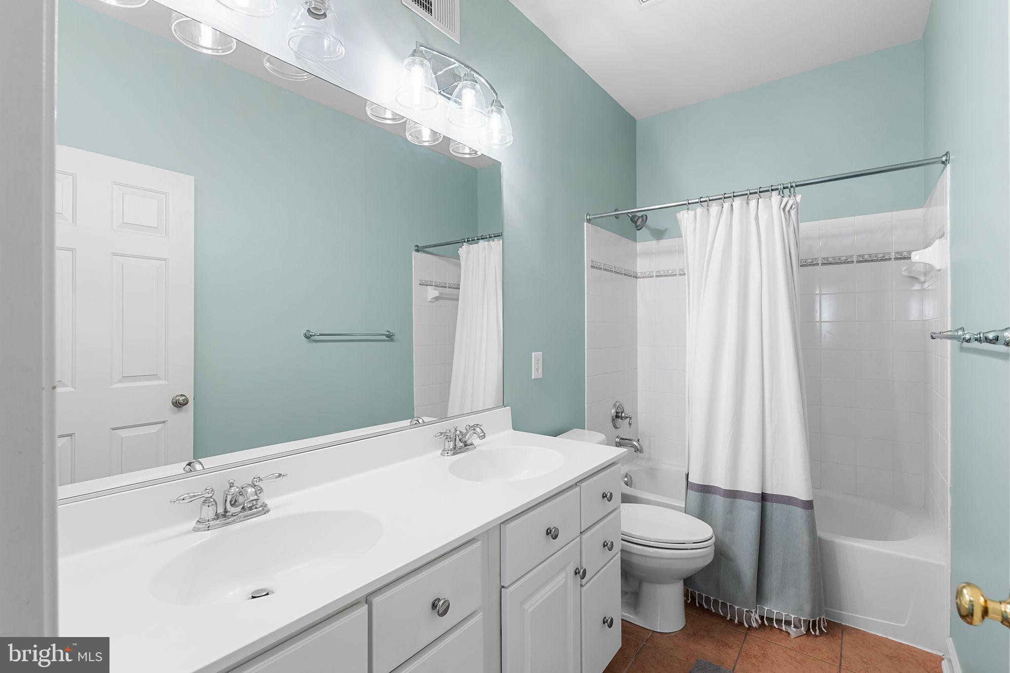 SUNSET ISLAND - Residential