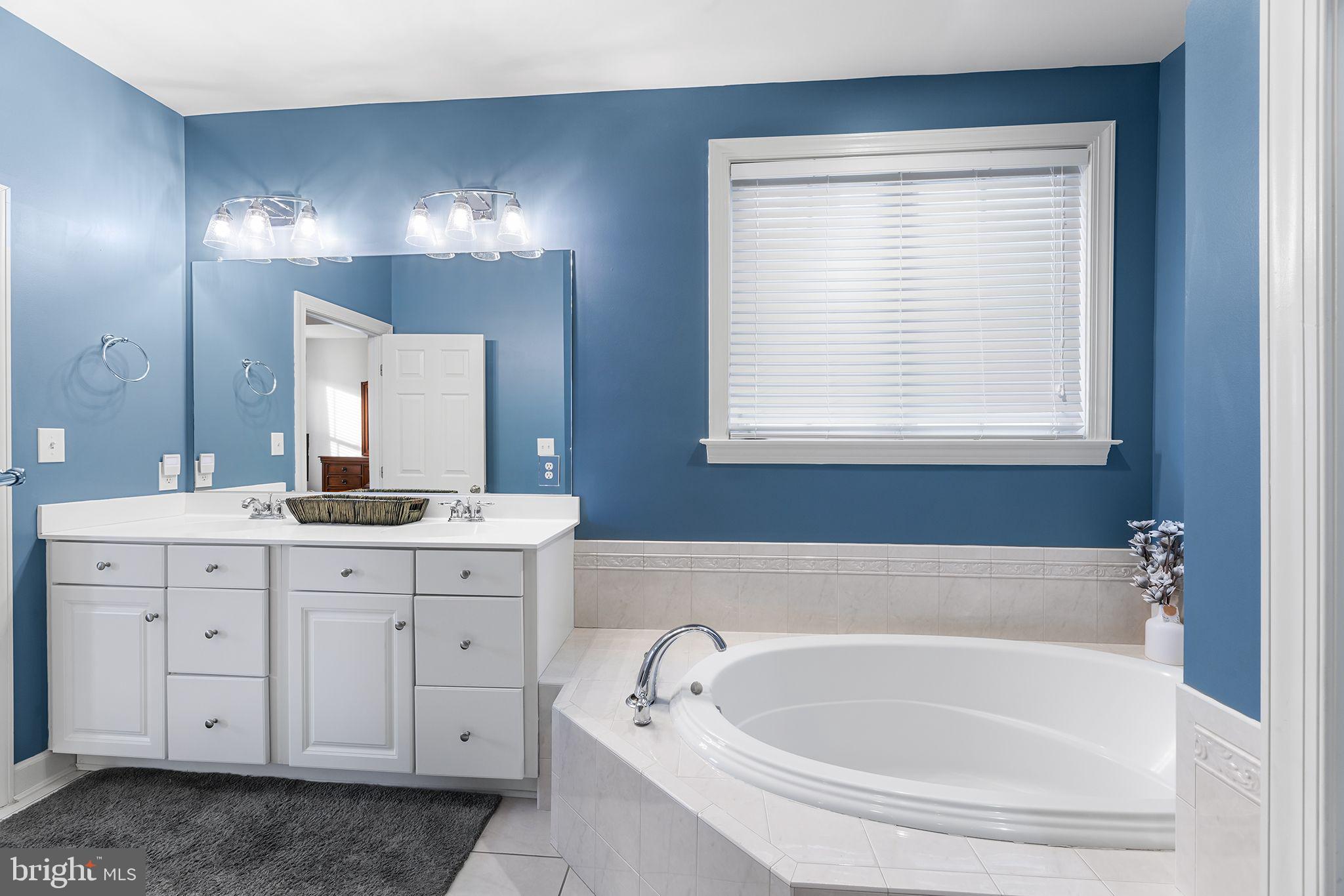 SUNSET ISLAND - Residential