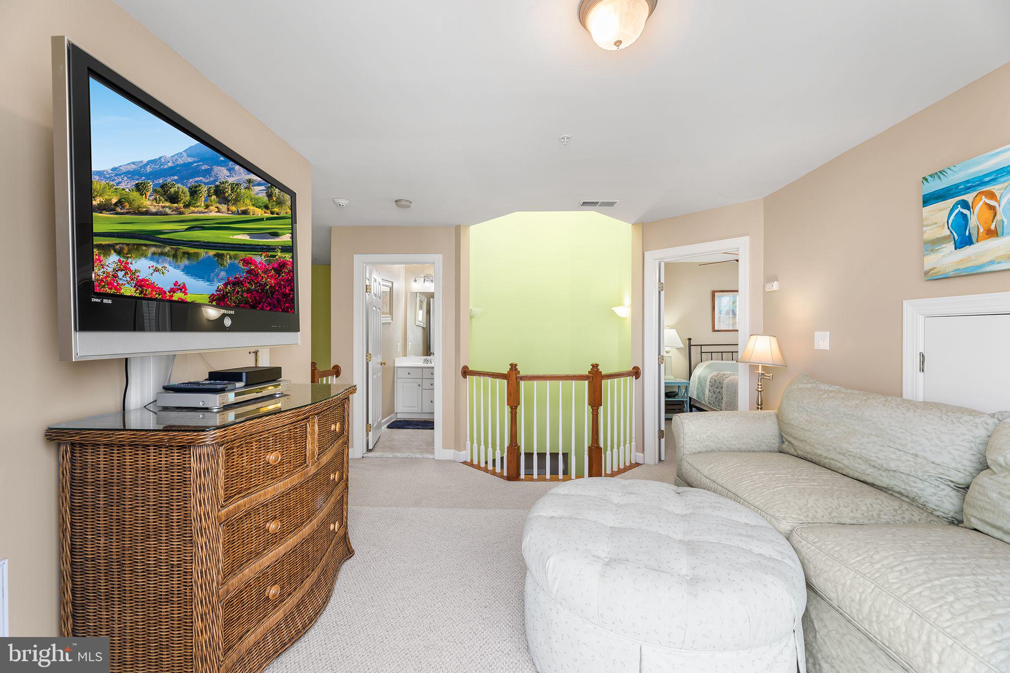 SUNSET ISLAND - Residential