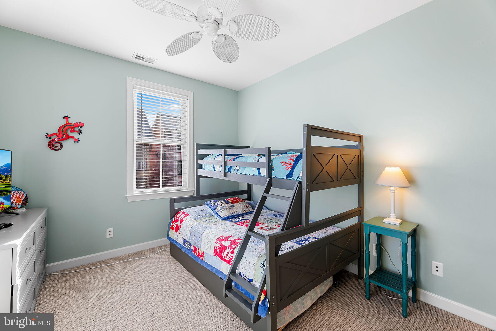 SUNSET ISLAND - Residential