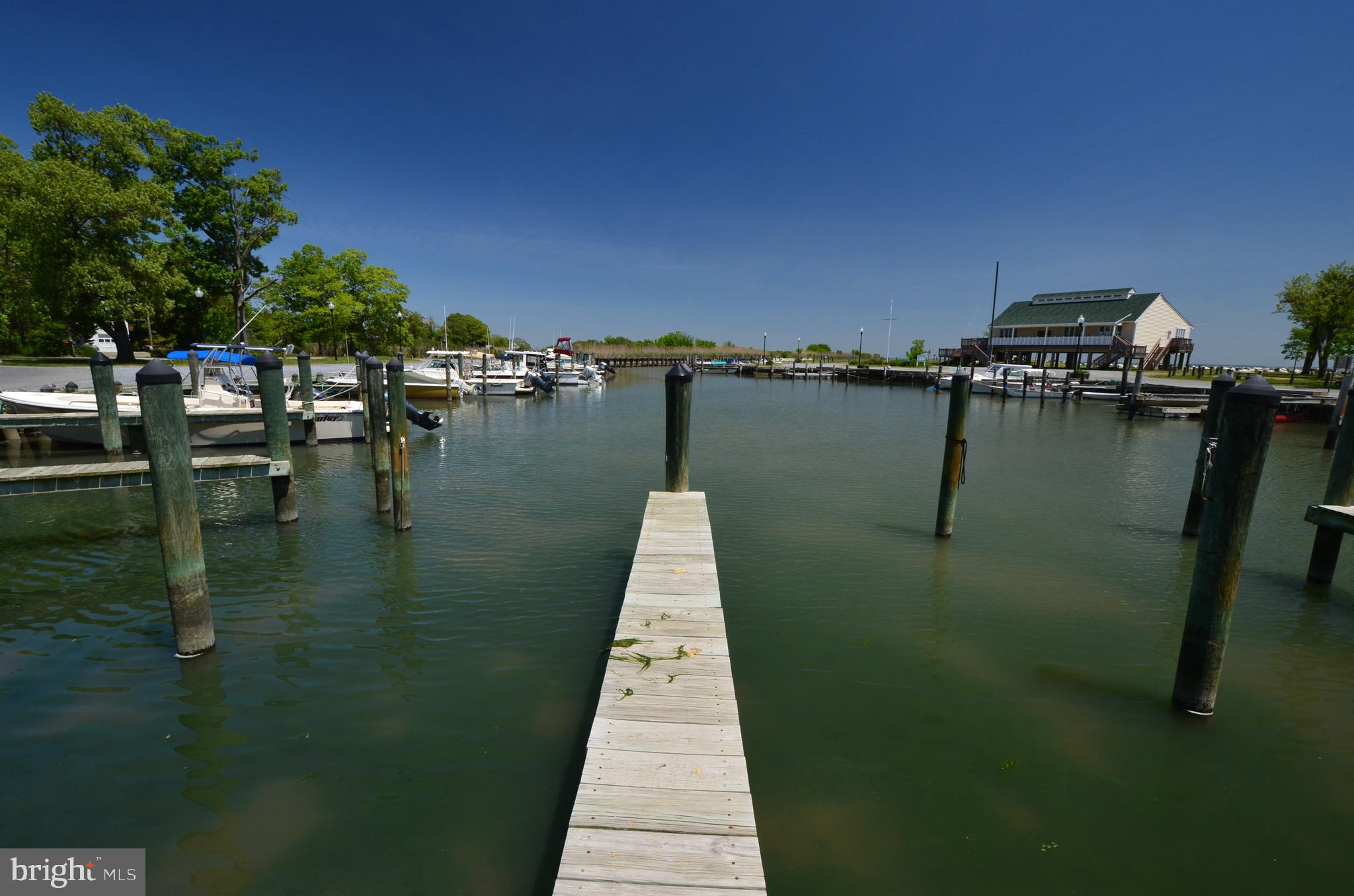 CEDARHURST ON THE BAY - Residential