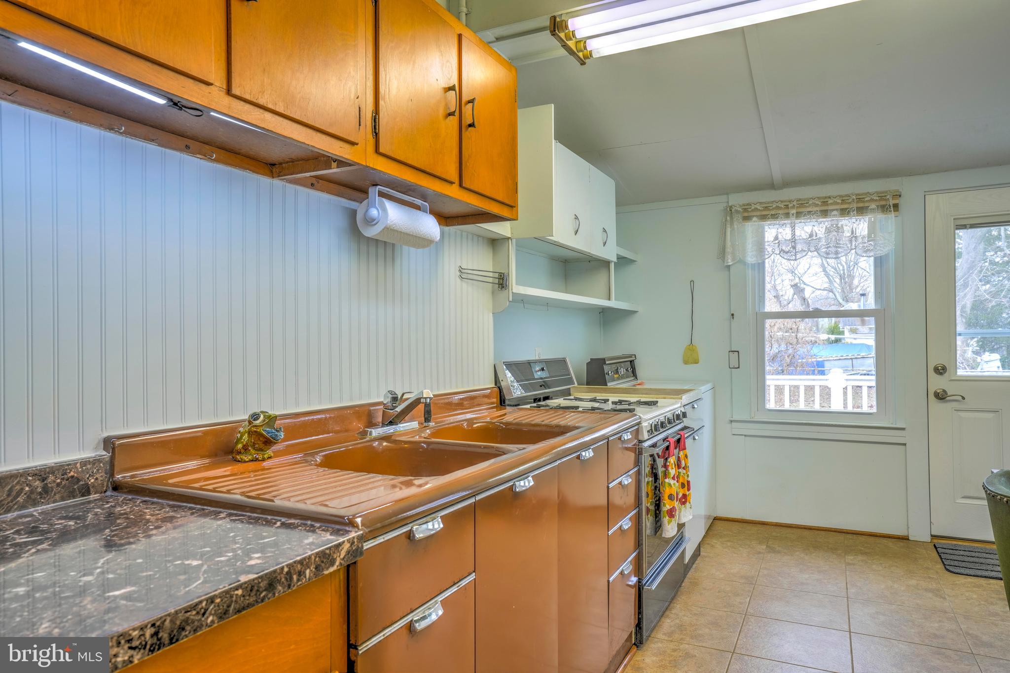 CEDARHURST ON THE BAY - Residential