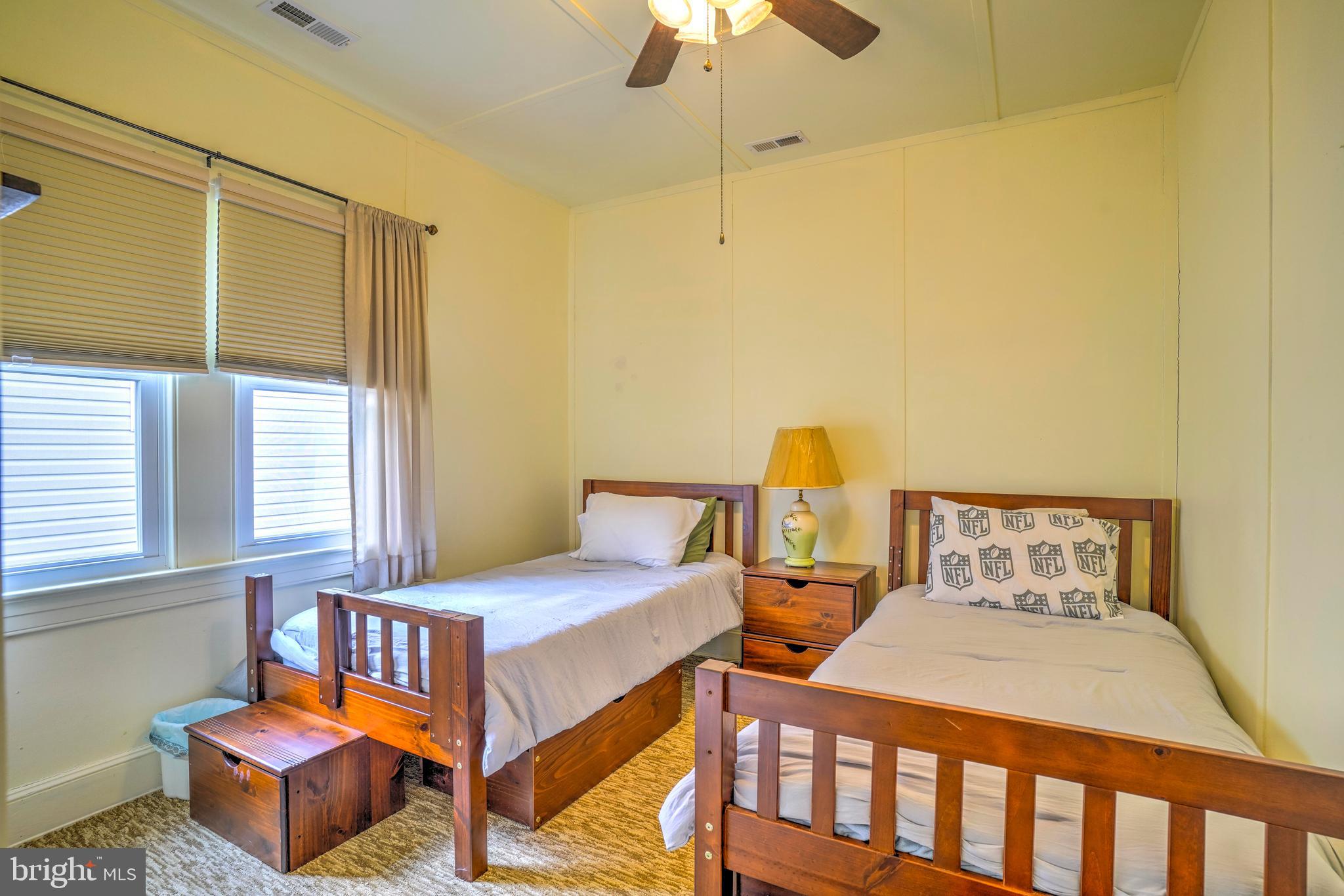 CEDARHURST ON THE BAY - Residential