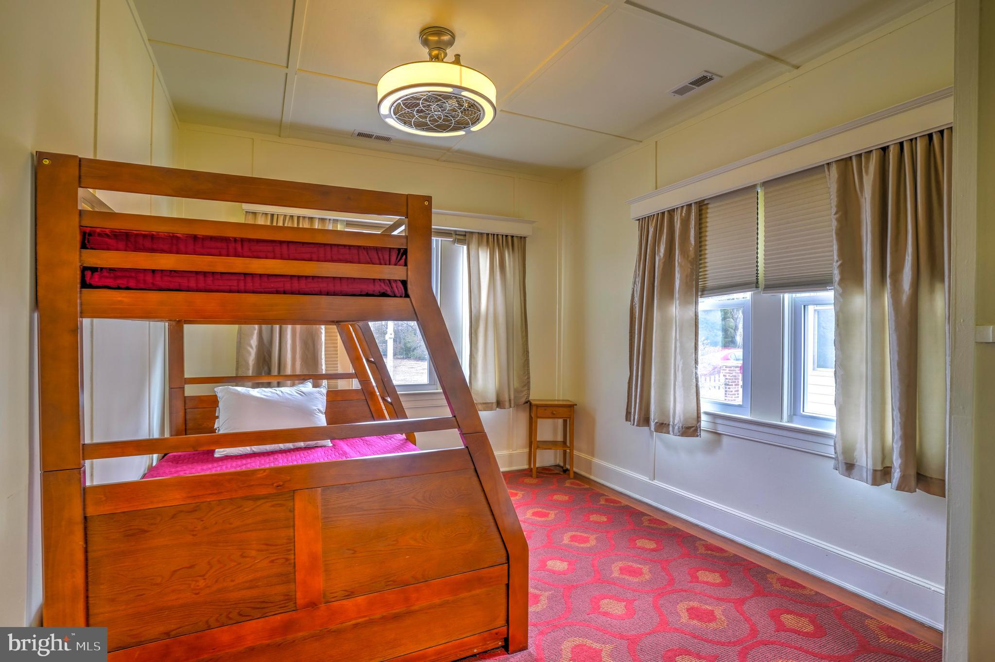 CEDARHURST ON THE BAY - Residential