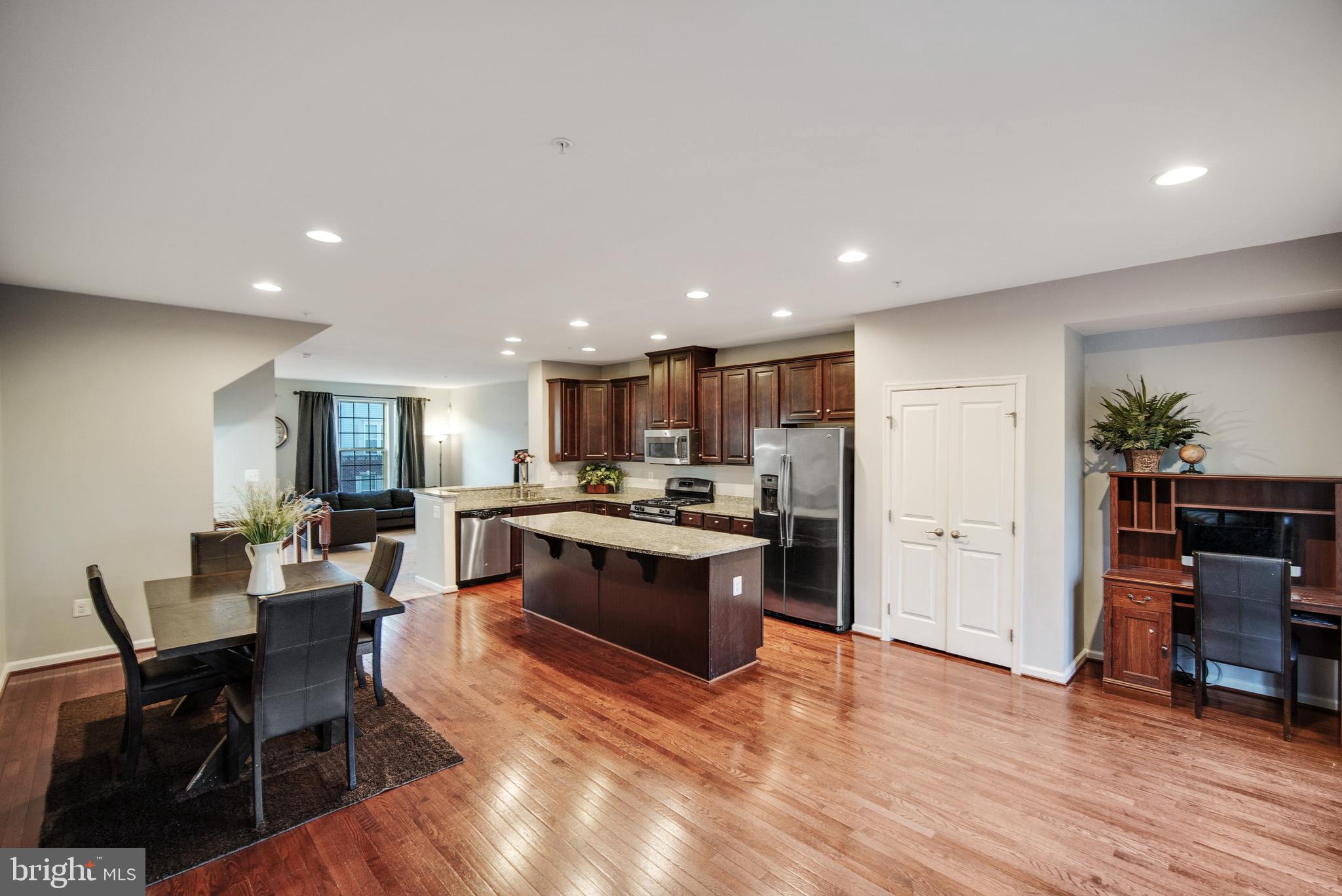 PARKSIDE - Residential